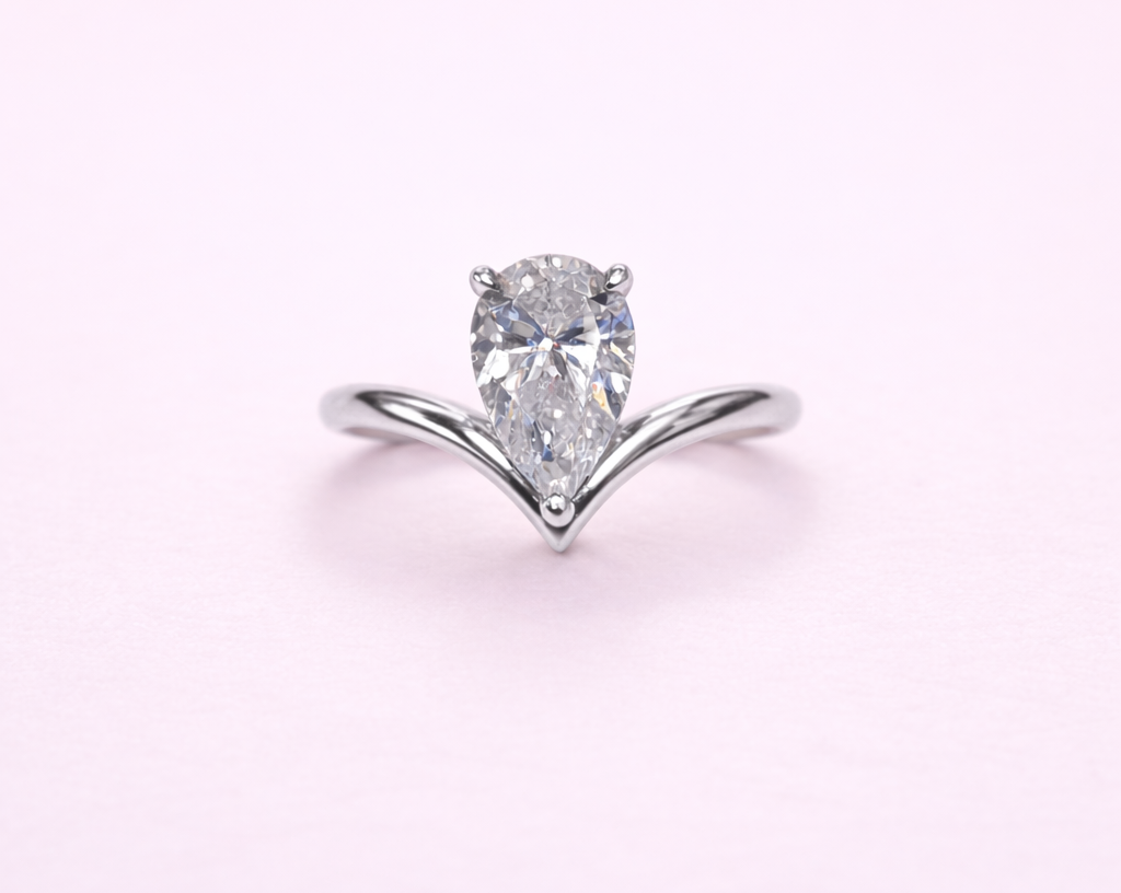 Lab-Grown Diamond Engagement Ring Harrogate Pear cut 