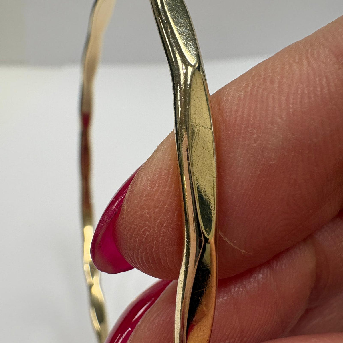 9ct gold bangle, faceted gold bangle UK, solid gold bangle, heavy gold bangle, pre-loved gold bangle, slip on gold bangle, second hand gold bangle, gold stacking bangle