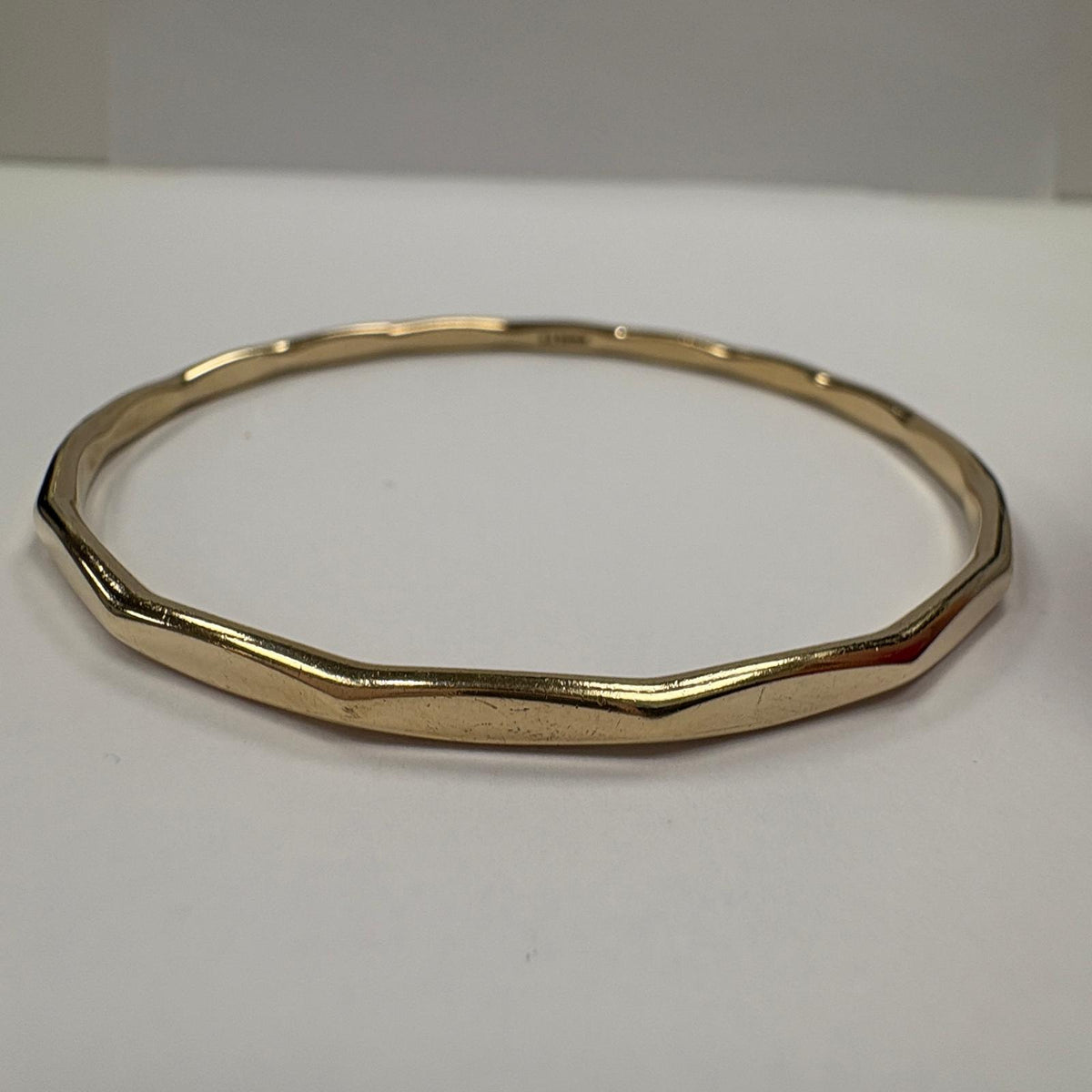 9ct gold bangle, faceted gold bangle UK, solid gold bangle, heavy gold bangle, pre-loved gold bangle, slip on gold bangle, second hand gold bangle, gold stacking bangle