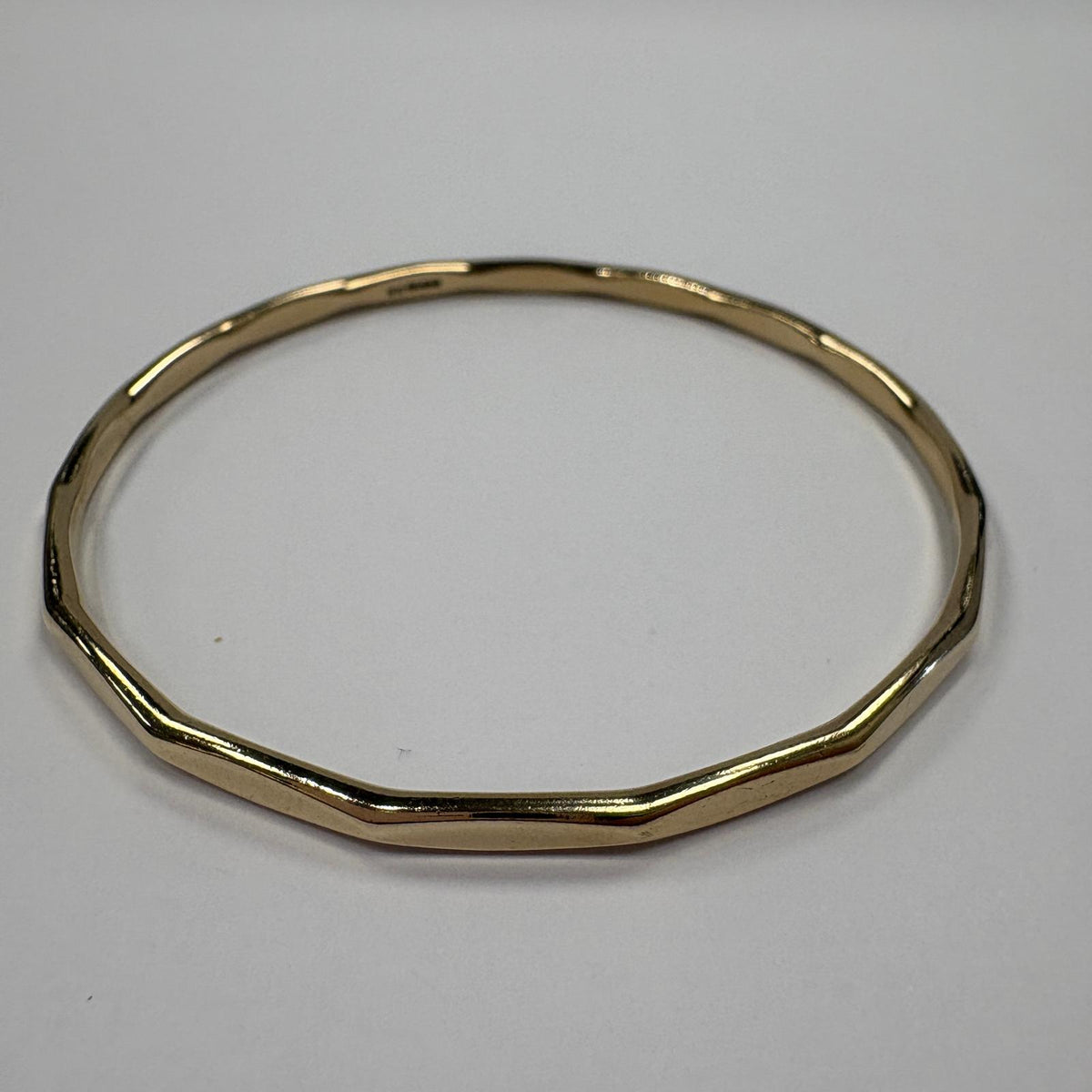 9ct gold bangle, faceted gold bangle UK, solid gold bangle, heavy gold bangle, pre-loved gold bangle, slip on gold bangle, second hand gold bangle, gold stacking bangle