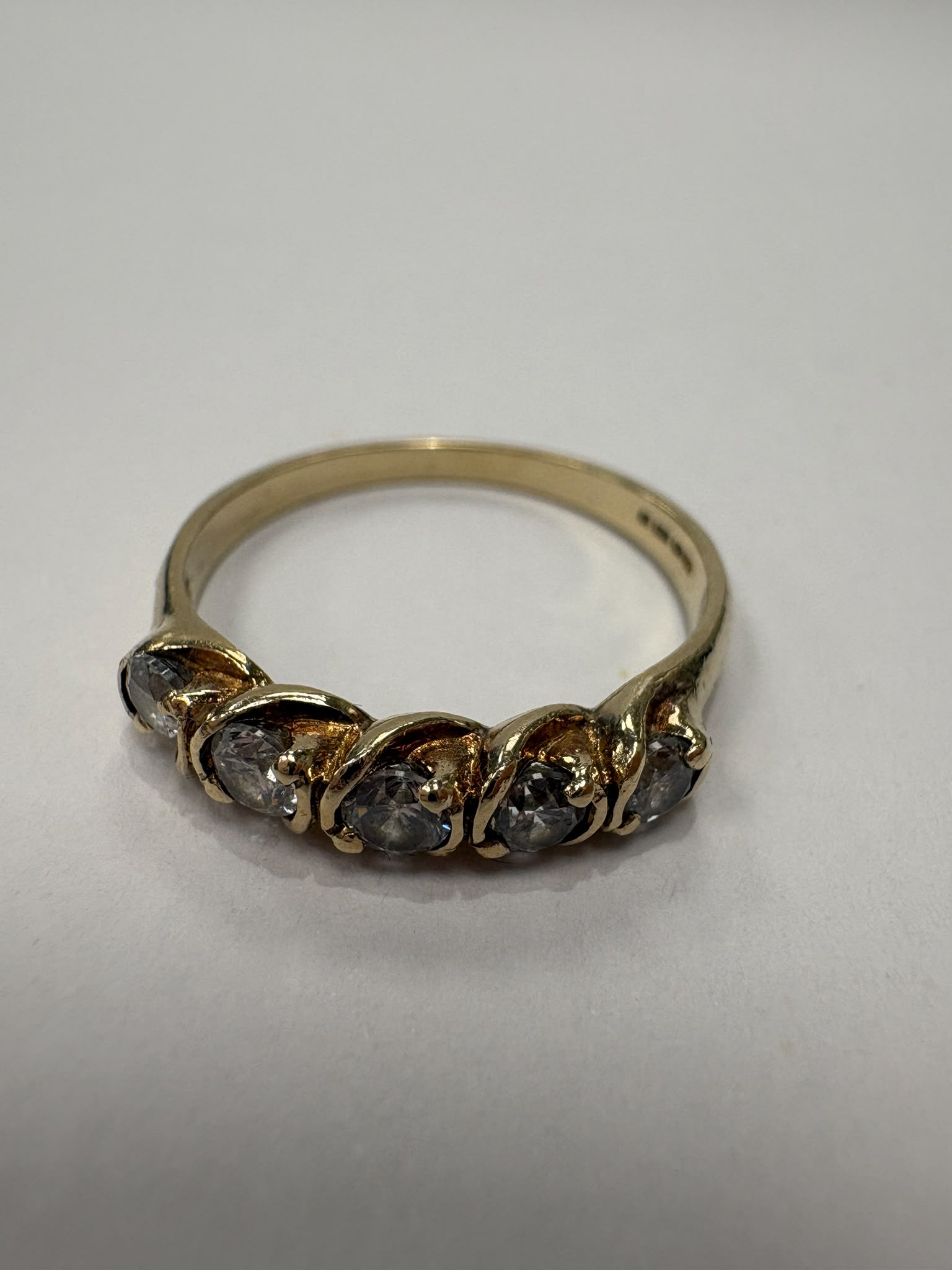 9ct gold ring, CZ ring, cubic zirconia ring, five stone ring, pre-loved jewellery, second-hand gold ring, dress ring Yorkshire, everyday ring Harrogate