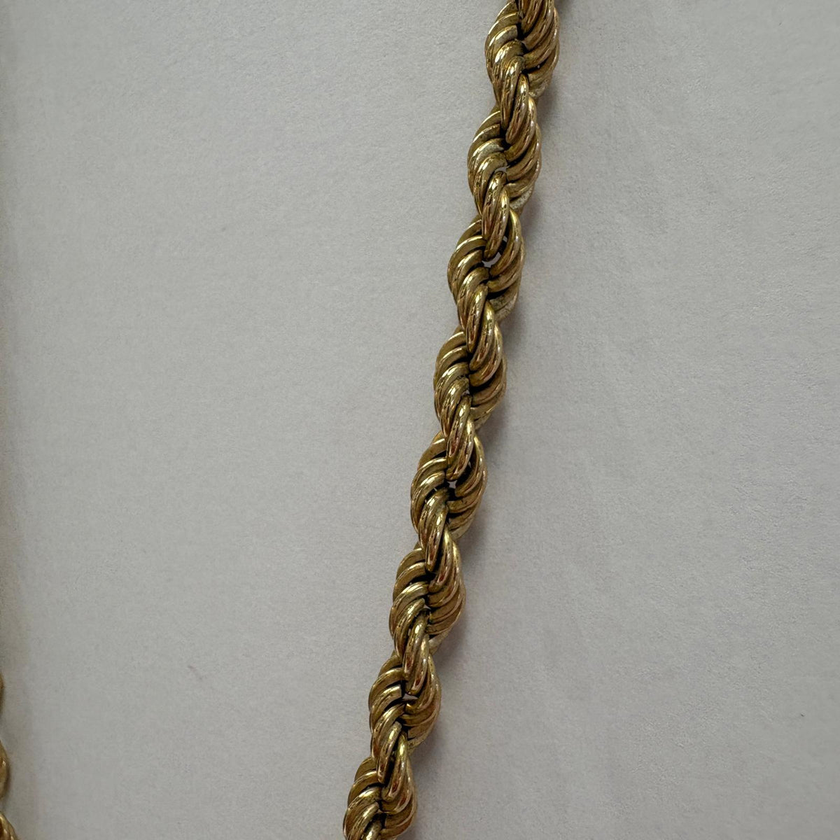 9ct gold rope chain, 20 inch gold rope chain, graduated rope chain UK, pre-loved gold chain, second hand gold rope necklace, men’s gold rope chain, layering gold necklace, 9ct gold necklace