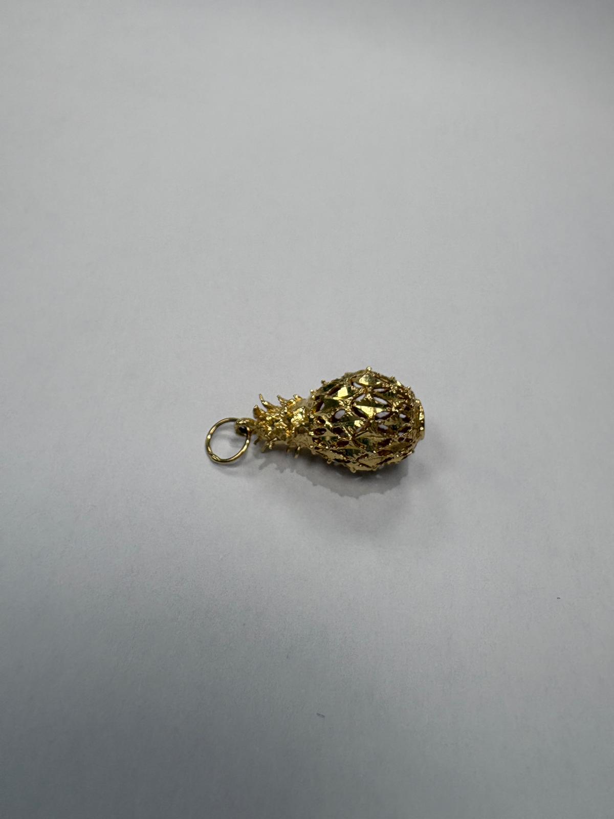 9ct gold pineapple charm full view