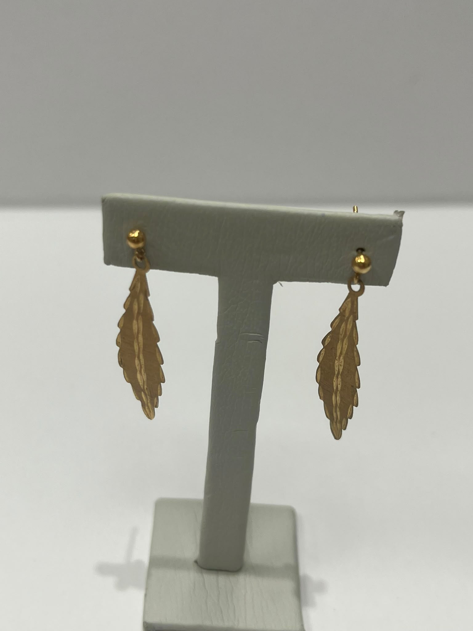 gold leaf earrings, 9ct gold earrings, drop earrings, pre-loved jewellery, second-hand gold earrings, XRF tested gold Yorkshire