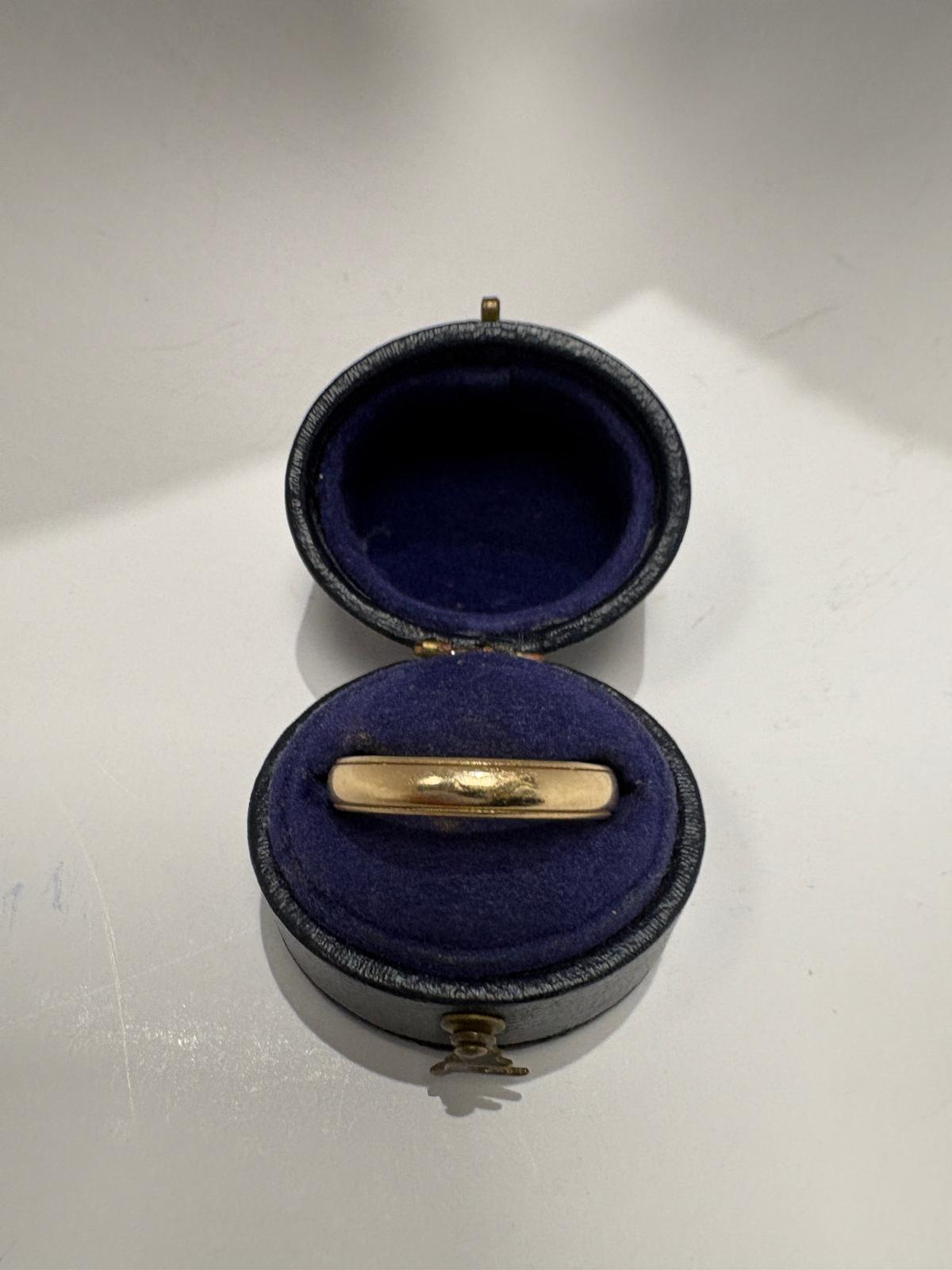 9k yellow gold wedding ring second hand Harrogate 