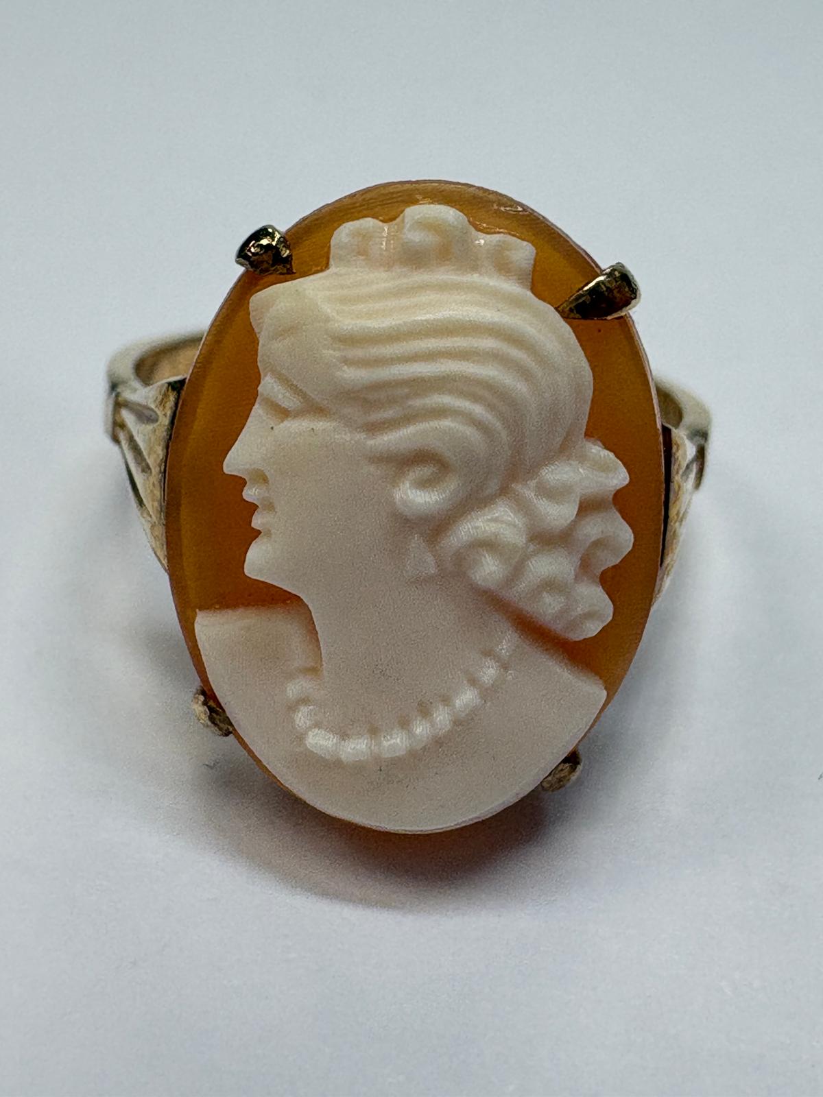 vintage cameo ring, shell cameo ring UK, 9ct gold cameo ring, pre-loved cameo ring, cameo ring size M, vintage gold ring UK, second hand cameo ring, cameo jewellery UK