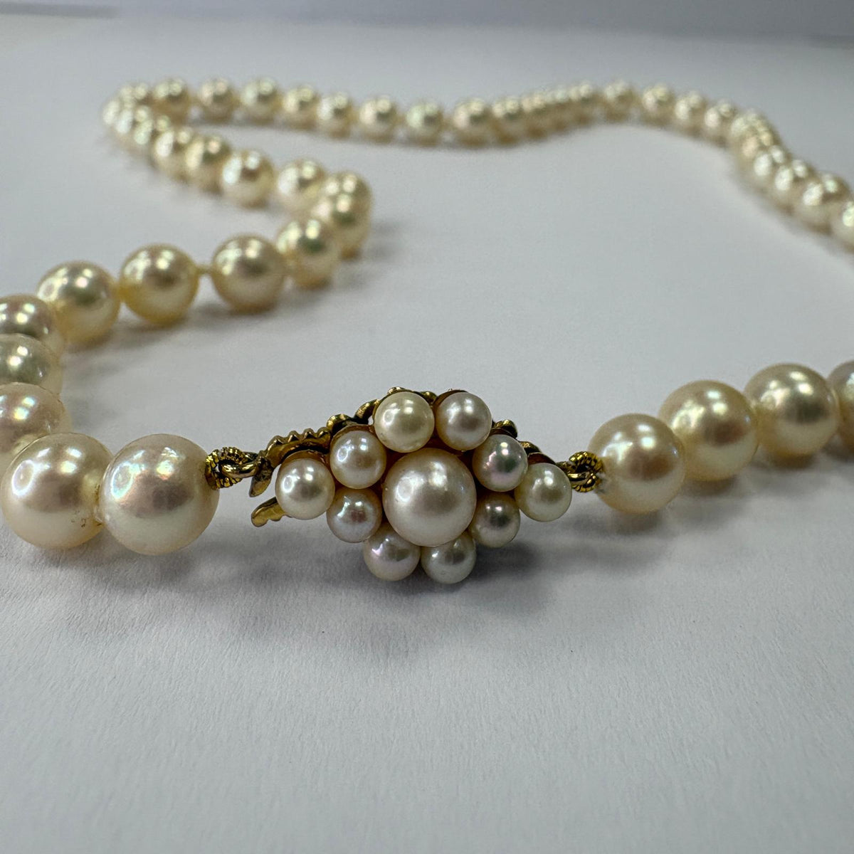 vintage Akoya pearl necklace, Akoya pearls UK, pearl cluster clasp, 9ct gold pearl clasp, collar length pearl necklace, 15 inch pearl necklace, bridal pearl necklace, pre-loved pearl necklace