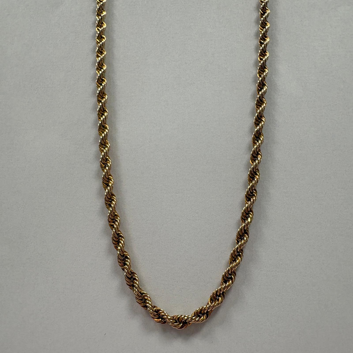 9ct gold rope chain, gold rope necklace UK, graduated rope chain, 22 inch gold chain, pre-loved gold chain, layering gold necklace, second hand gold rope chain, women’s gold chain
