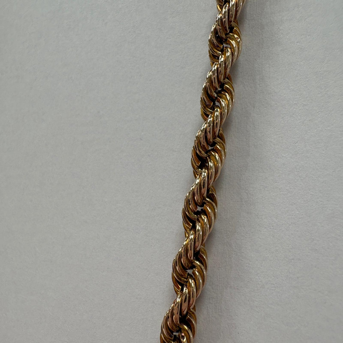 9ct gold rope chain, gold rope necklace UK, graduated rope chain, 22 inch gold chain, pre-loved gold chain, layering gold necklace, second hand gold rope chain, women’s gold chain