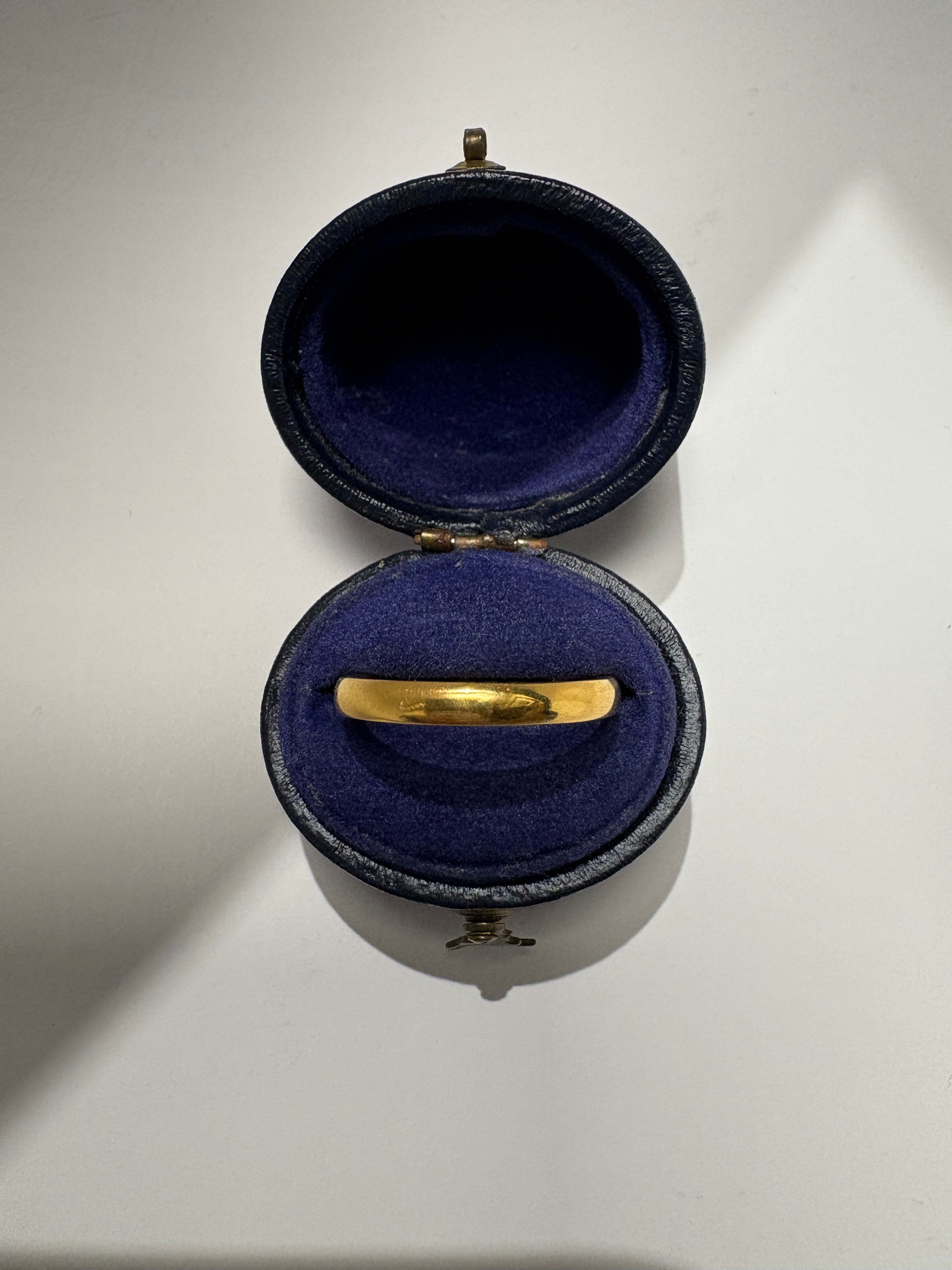 Pre-Loved 22ct Yellow Gold Wedding Ring – Size N½