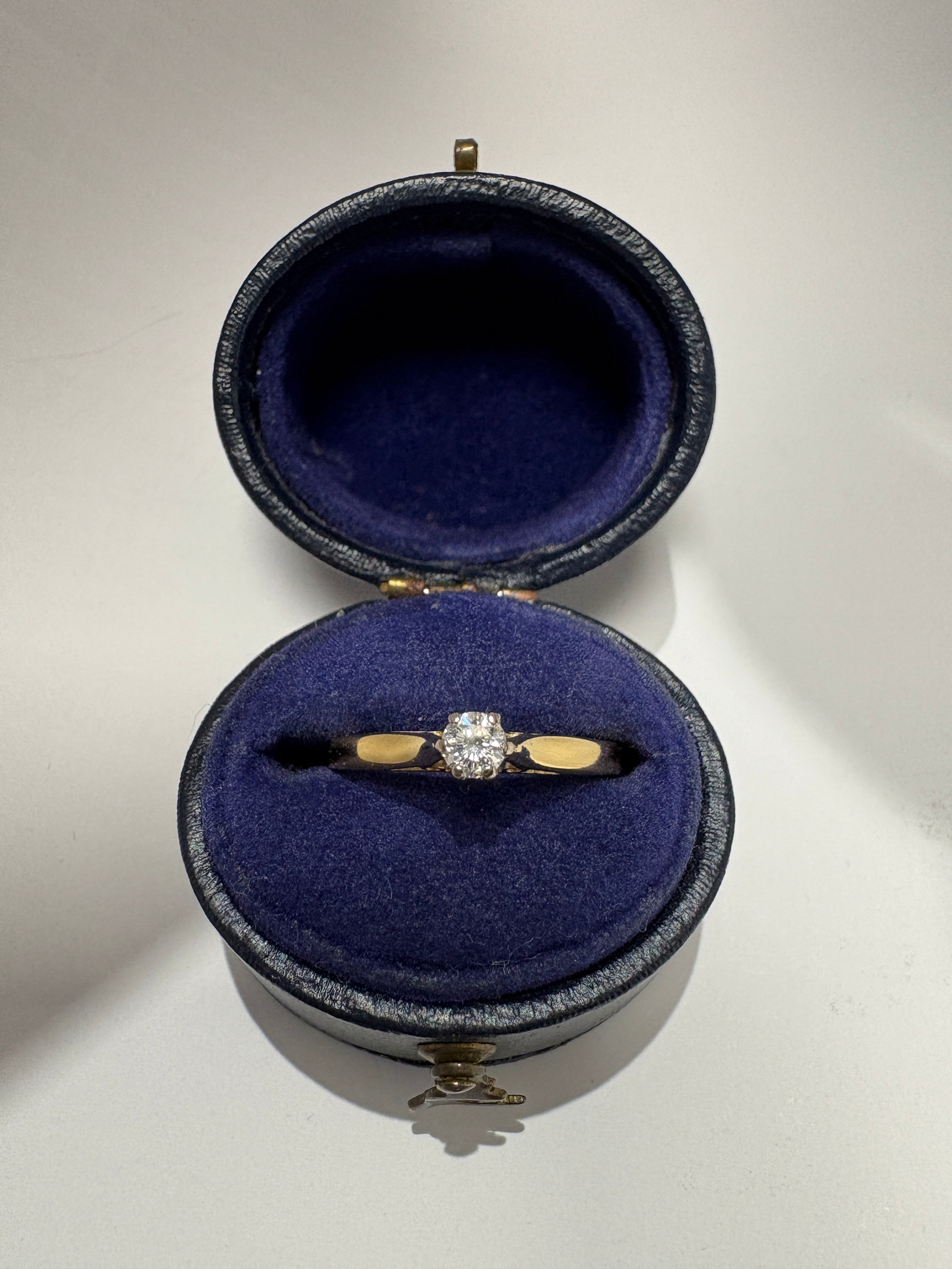 Pre-Loved 18ct Yellow Gold Diamond Solitaire Ring – Size J