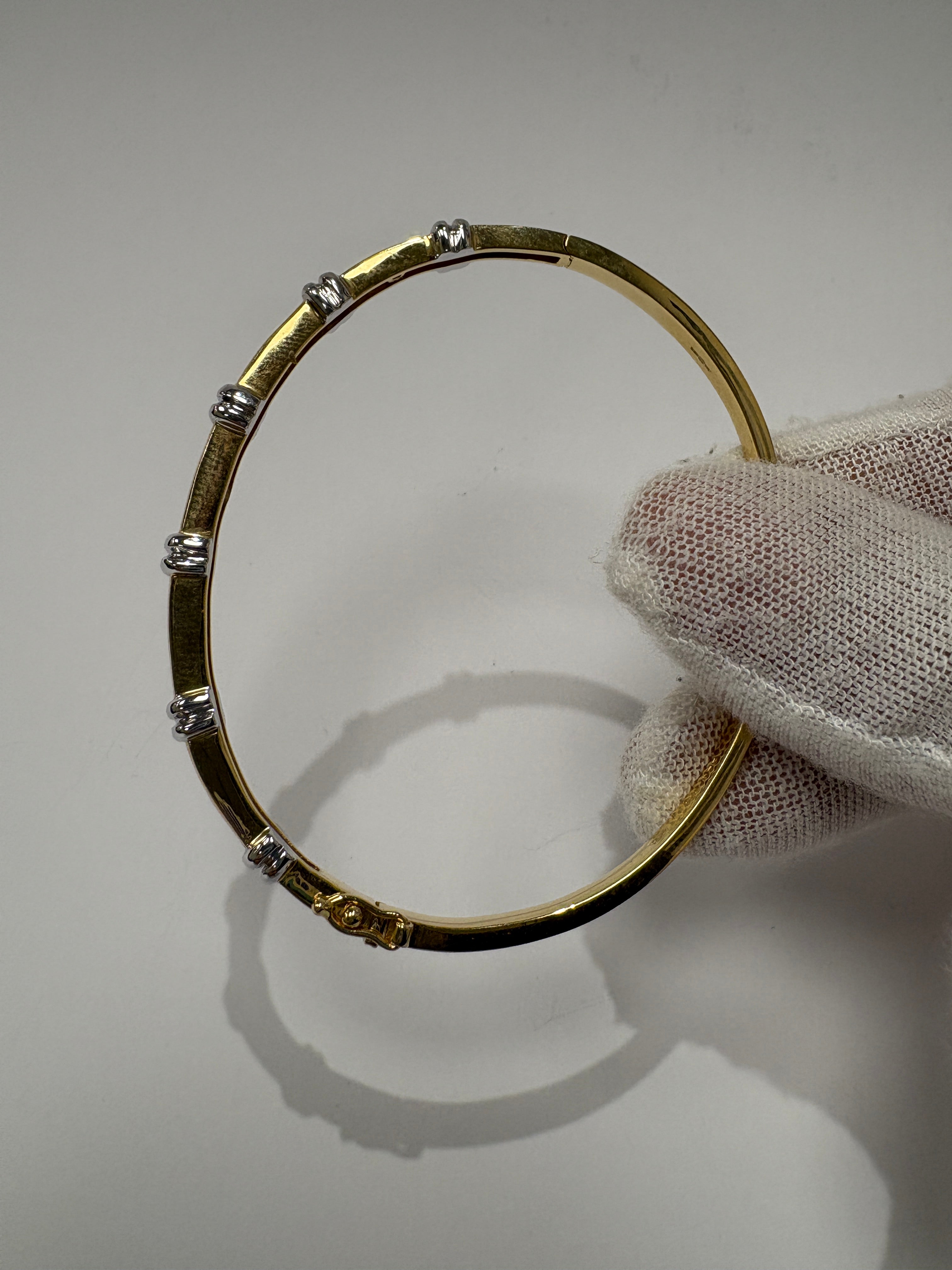 Pre-Loved 18ct Yellow & White Gold Diamond Hinged Bangle – 0.75ct