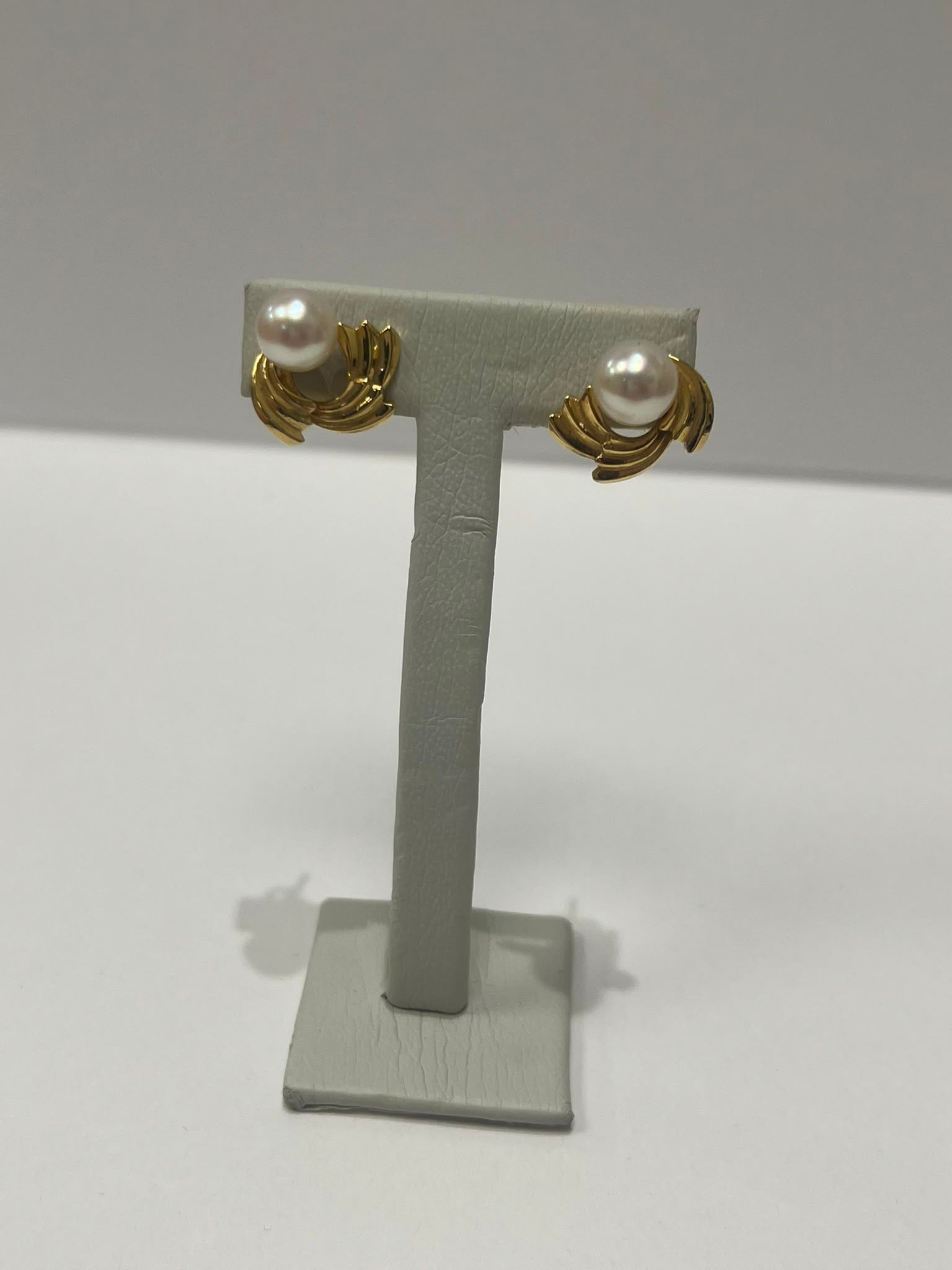 Mikimoto earrings, pearl earrings, 14ct gold earrings, pre-loved jewellery, vintage pearl earrings, second-hand designer jewellery, Mikimoto pearls Yorkshire