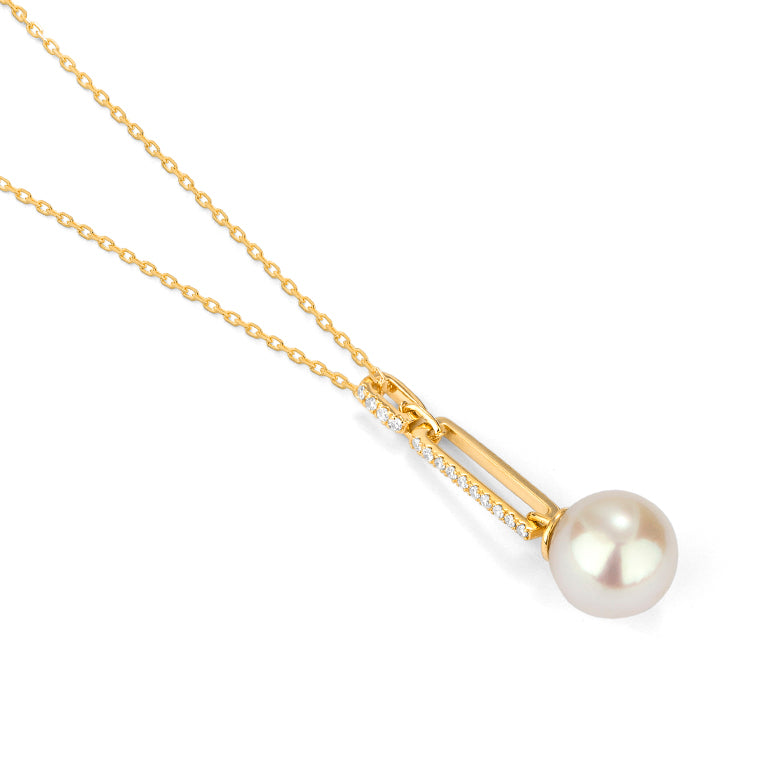 Yellow gold Akoya pearl and diamond bar drop pendant necklace featuring a pavé diamond bar suspending an 8-8.5mm Akoya pearl on a 42cm chain, side