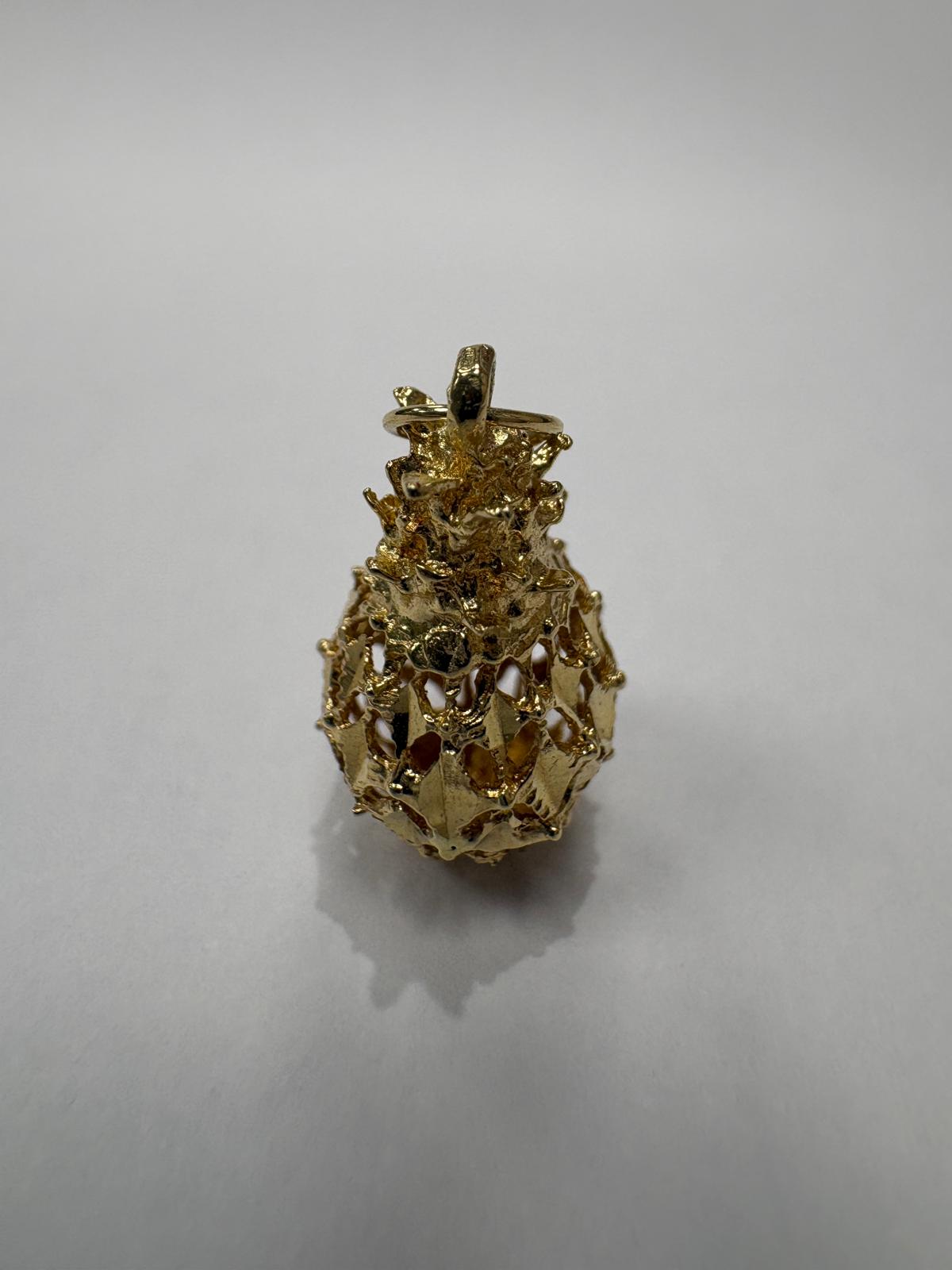 9ct yellow gold 3D pineapple charm openwork filigree