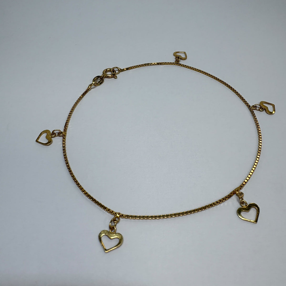 18ct gold anklet, gold heart anklet, gold ankle chain UK, heart charm anklet, pre-loved gold anklet, box chain anklet, solid gold anklet, gold anklet gift