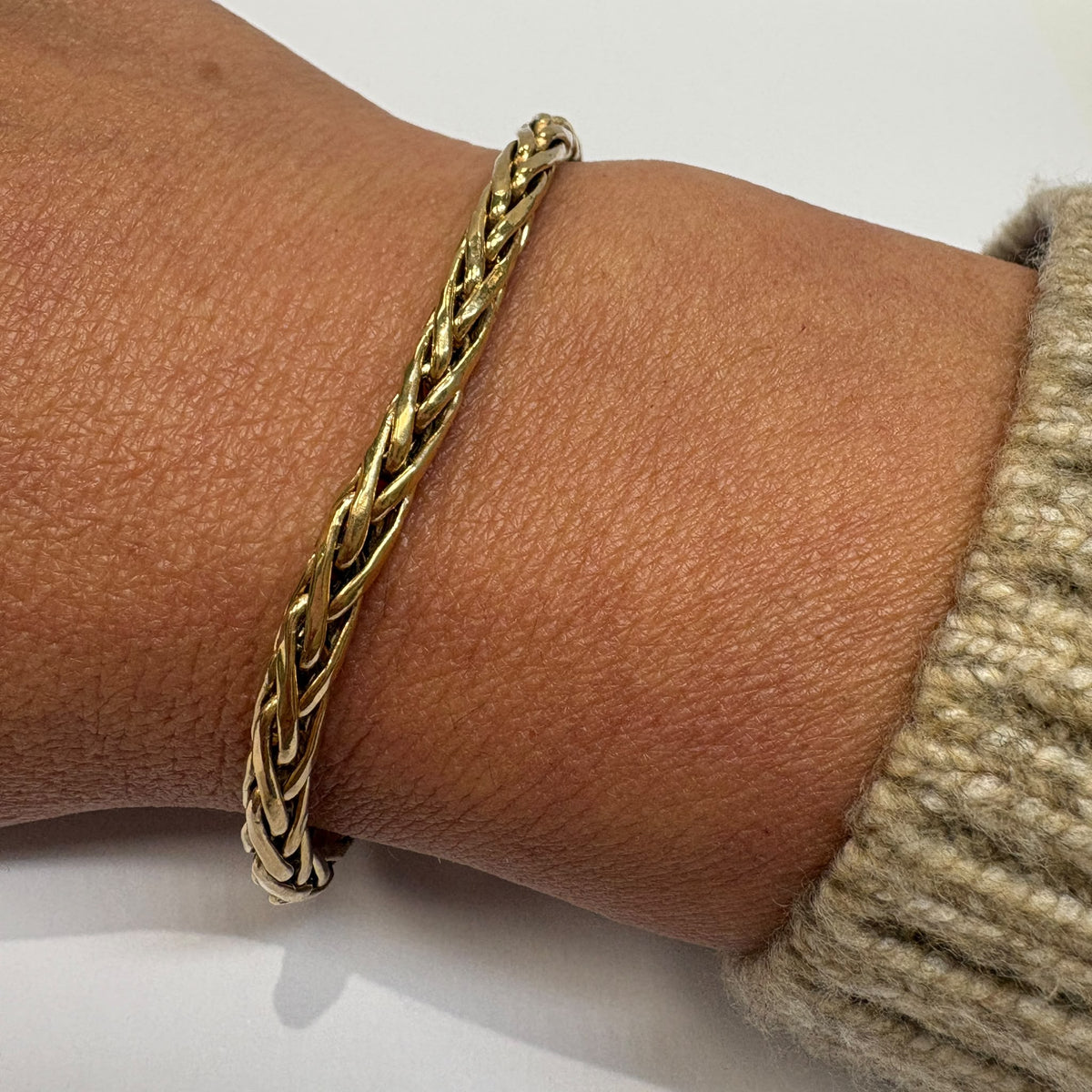 9ct gold wheat bracelet, spiga bracelet gold, gold bolt ring bracelet, chunky clasp bracelet, pre-loved gold bracelet, woven gold bracelet UK, second hand gold bracelet, gold stacking bracelet