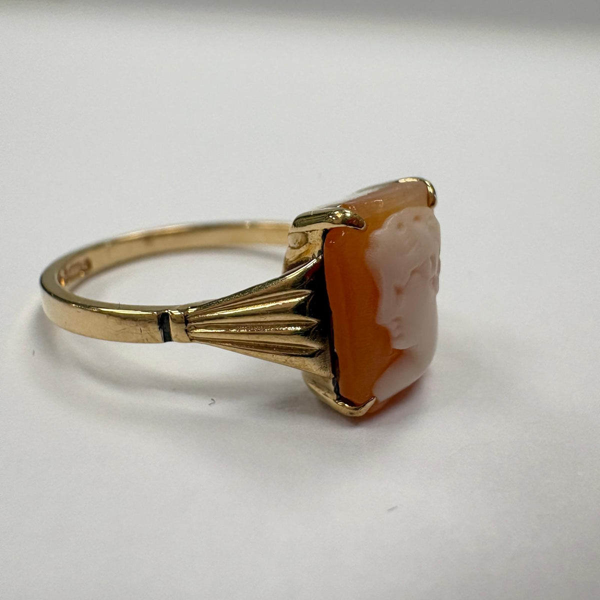 vintage cameo ring, rectangular cameo ring, 9ct gold cameo ring, shell cameo ring UK, Art Deco style cameo ring, pre-loved cameo ring, classical cameo ring, second hand cameo ring