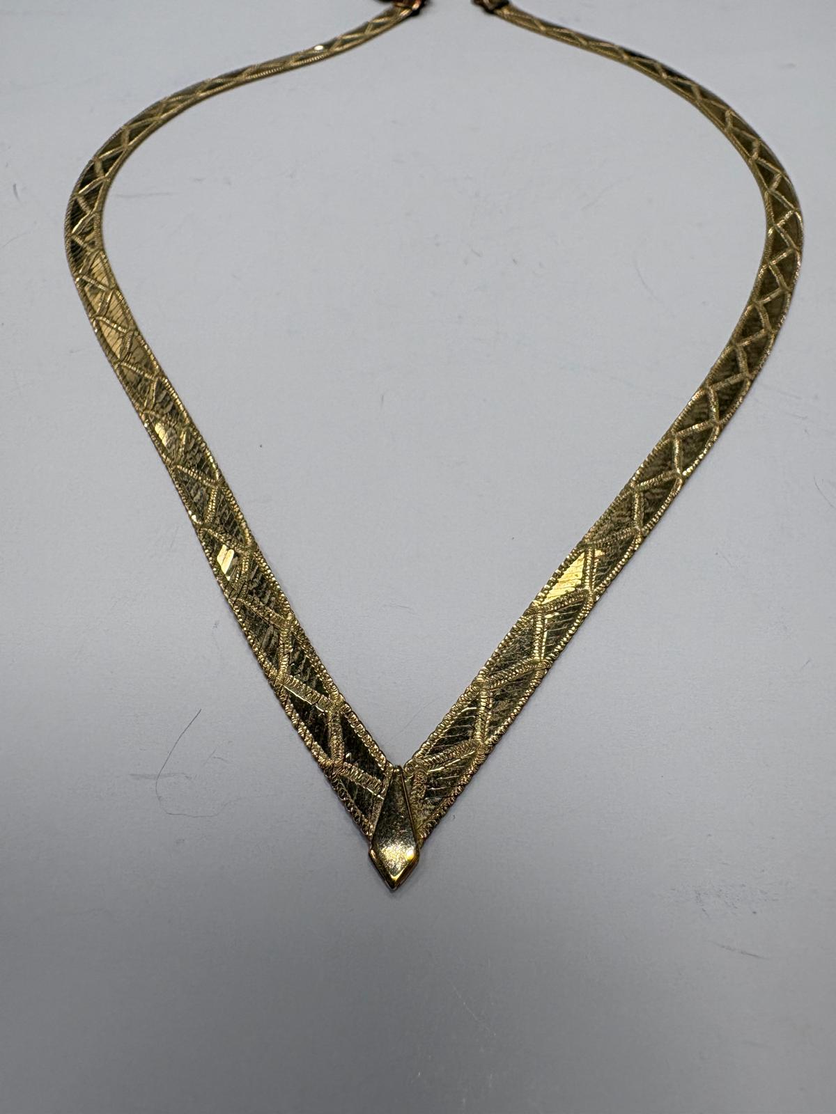 second hand 9k yellow gold necklace arrow 