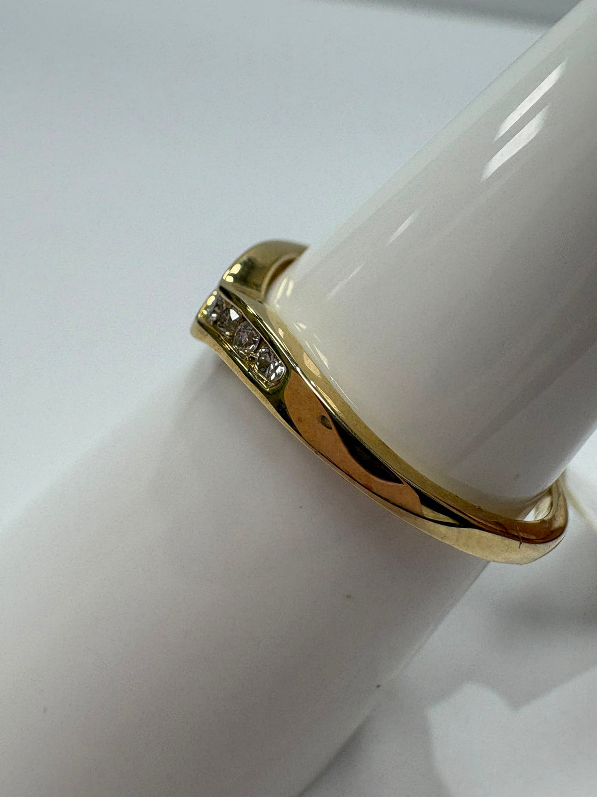 pre-loved diamond ring, vintage wishbone ring, second hand 9ct gold ring UK, pre-owned diamond wedding band, vintage gold ring for sale UK, channel set diamond ring, wishbone ring size N, second hand fine jewellery UK, pre-loved wedding ring