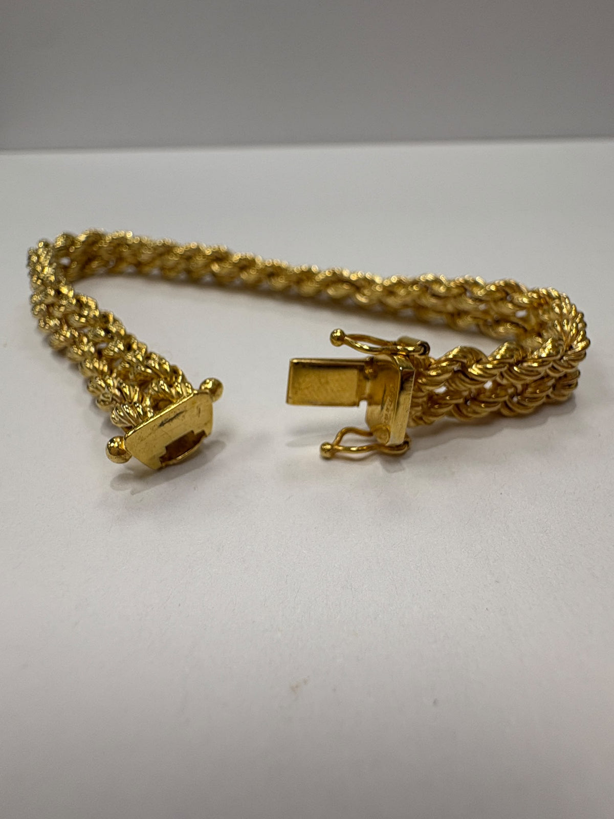 pre-loved gold bracelet, second hand 9ct gold bracelet, vintage rope chain bracelet, pre-owned gold bracelet UK, 9ct gold rope bracelet