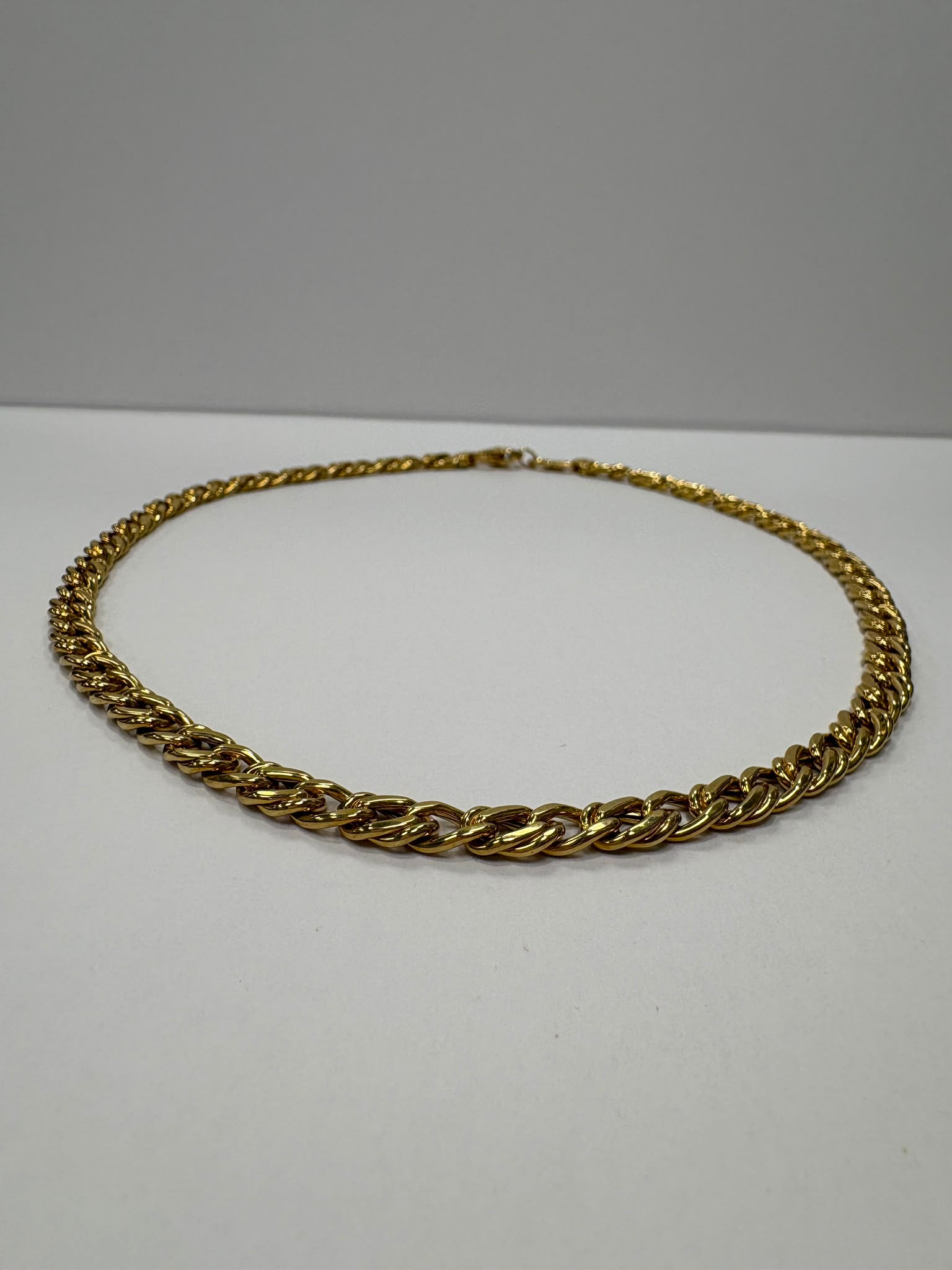 18ct gold curb chain, double curb link necklace, statement gold chain, heavy 18ct gold necklace, pre-loved gold chain UK, second hand 18ct gold chain Harrogate, 18 inch gold necklace, vintage gold curb chain