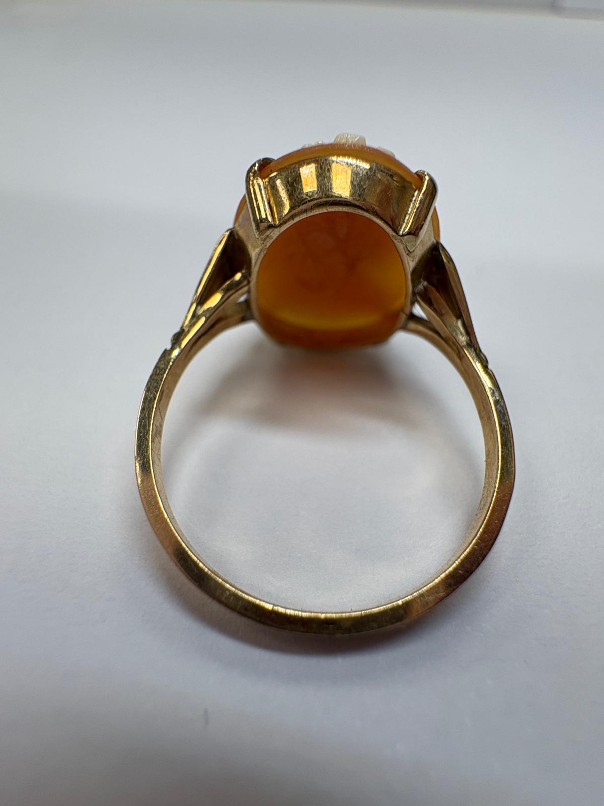 vintage cameo ring, shell cameo ring UK, 9ct gold cameo ring, pre-loved cameo ring, cameo ring size M, vintage gold ring UK, second hand cameo ring, cameo jewellery UK