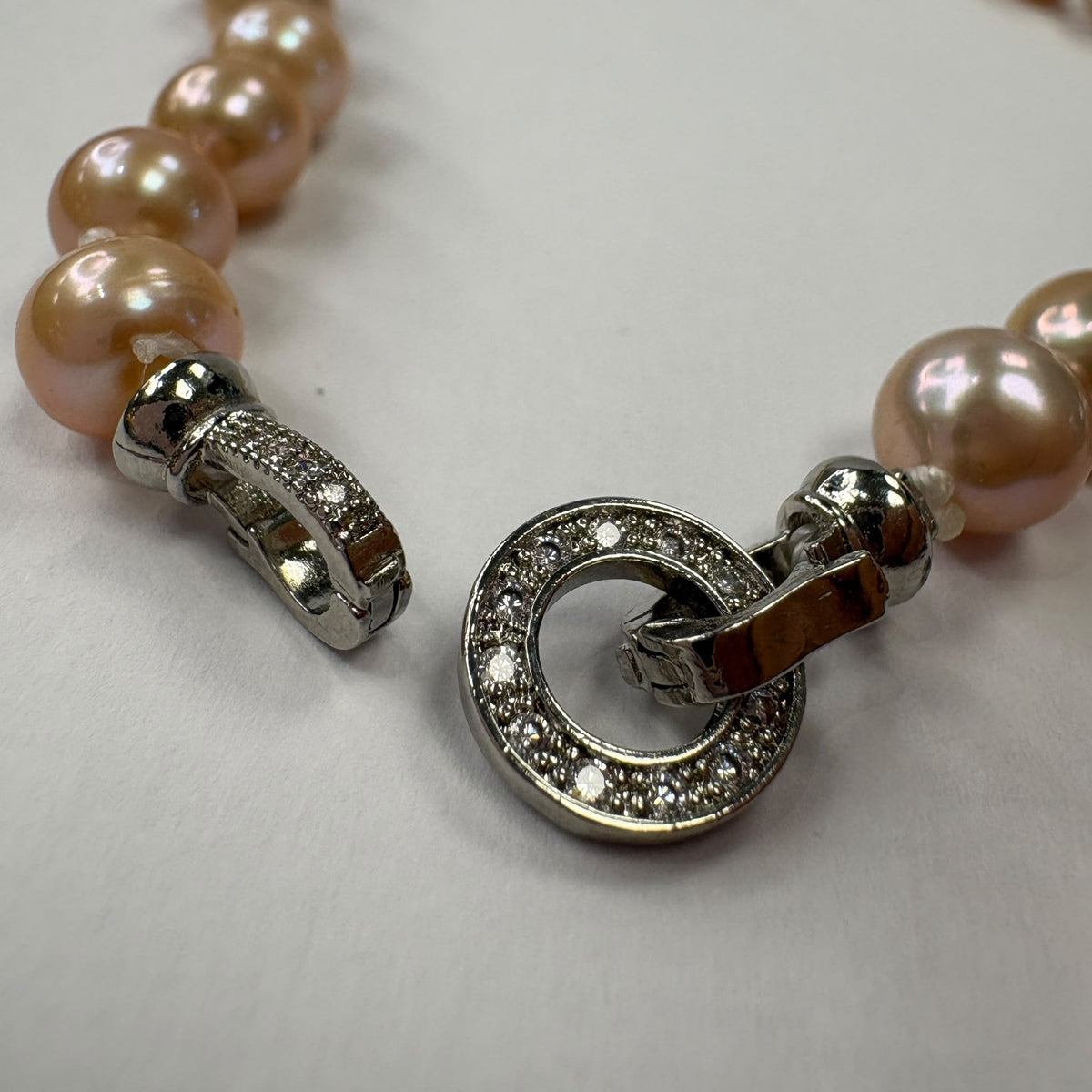 peach pearl necklace, pink pearl necklace UK, freshwater pearl pendant necklace, silver pearl pendant, pearl flower pendant, pearl necklace with pendant, pre-loved pearl necklace, pearl gift for her