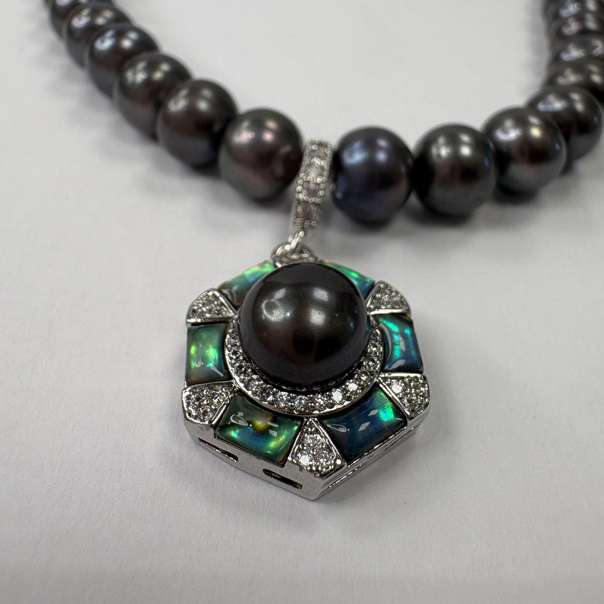 grey pearl necklace, black pearl necklace UK, freshwater pearl pendant necklace, abalone pendant silver, paua shell pendant, Art Deco style pendant, sterling silver pearl necklace, pre-loved pearl necklace