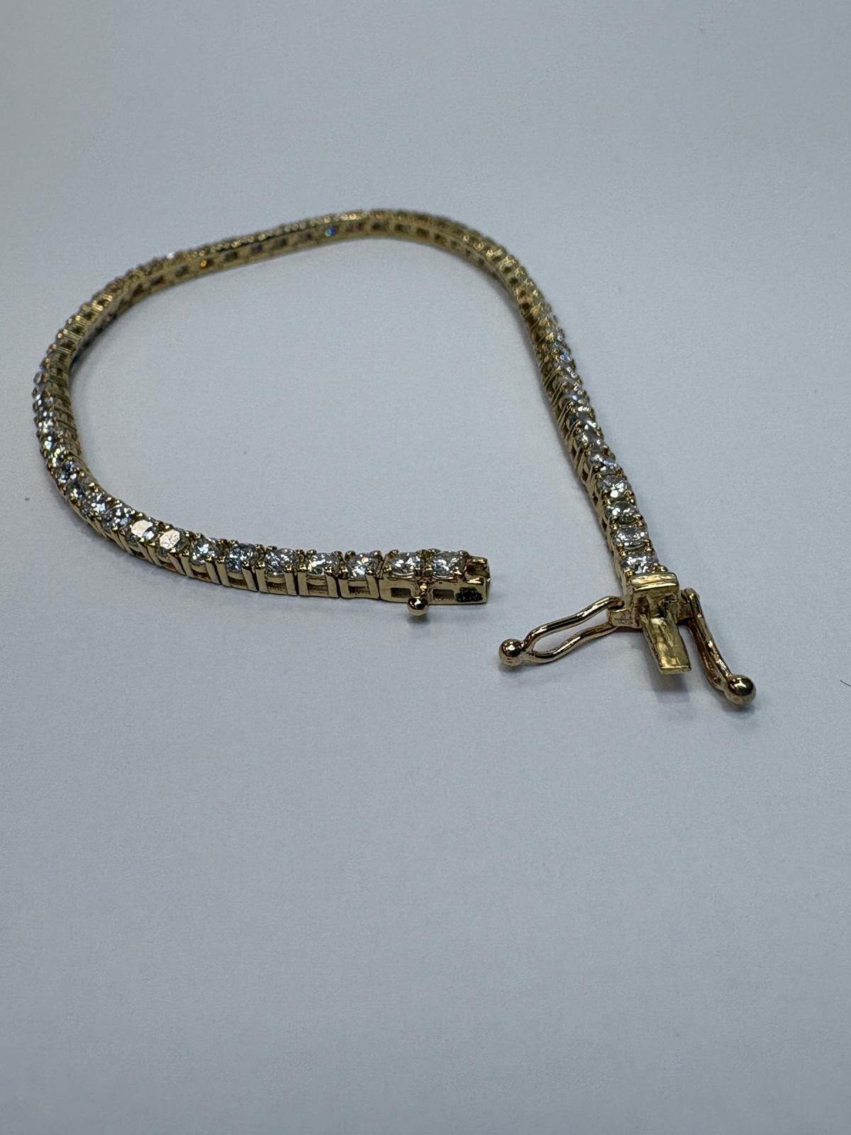 diamond tennis bracelet, natural diamond bracelet UK, pre-loved 14ct gold bracelet, second hand diamond tennis bracelet, luxury diamond bracelet Harrogate Jewellers Uk 