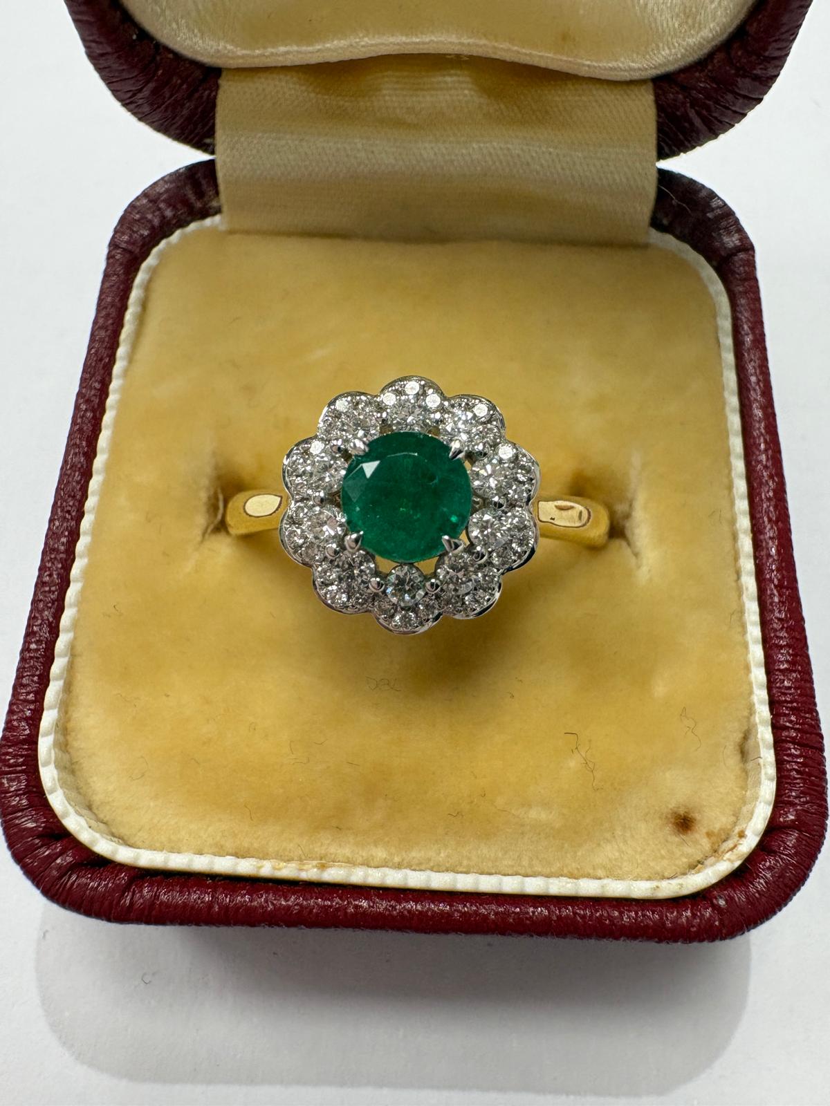 Pre-loved Vintage 18ct Gold 0.50ct Emerald & Diamond Vintage Cluster Size N