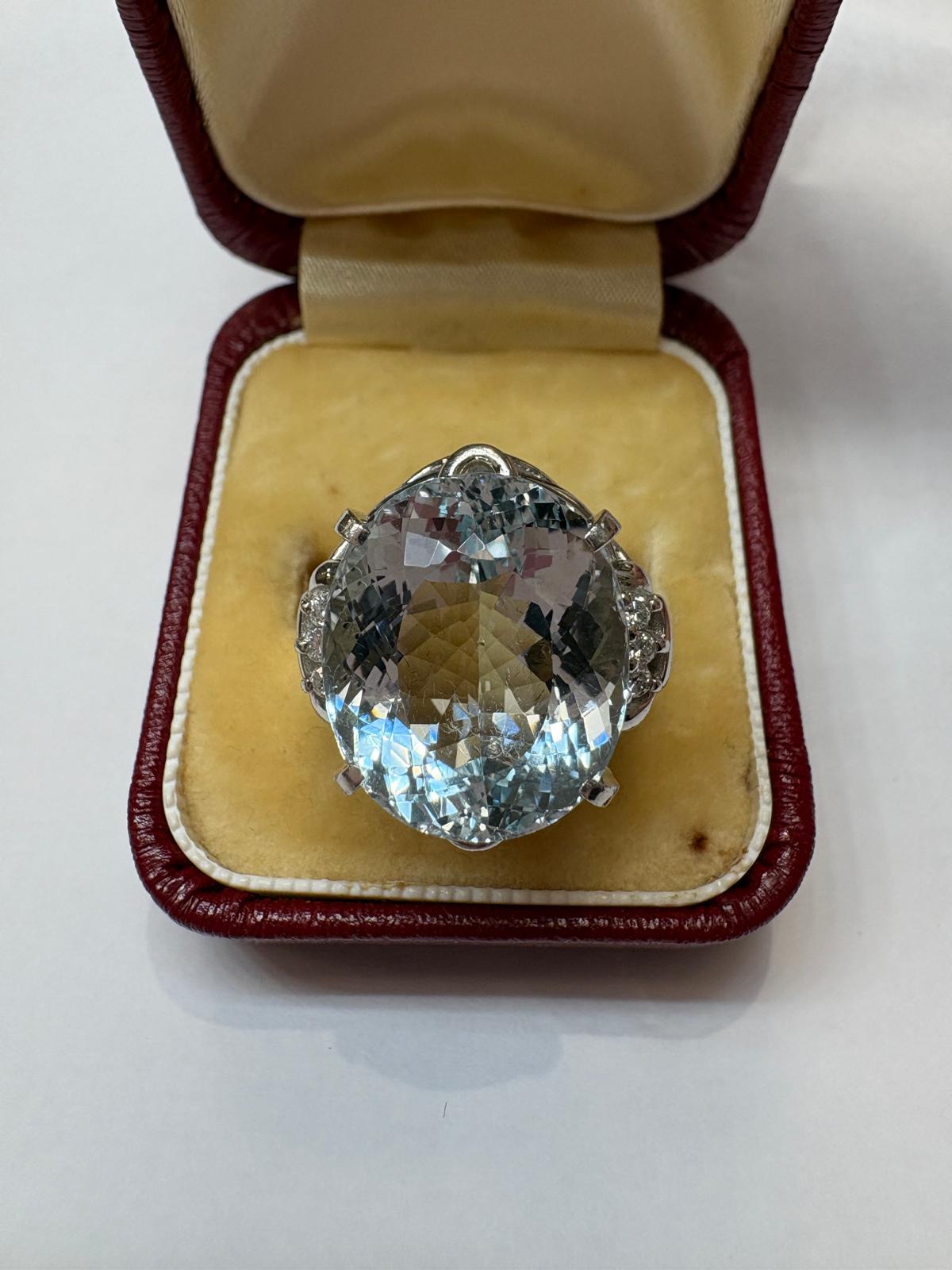 Pre-loved Aquamarine & Diamond Ring - Platinum, 12.77ct