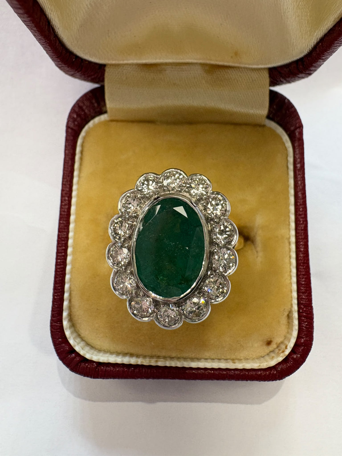 Pre-Loved Vintage 18K yellow gold 2.40ct Emerald & Diamond Ring