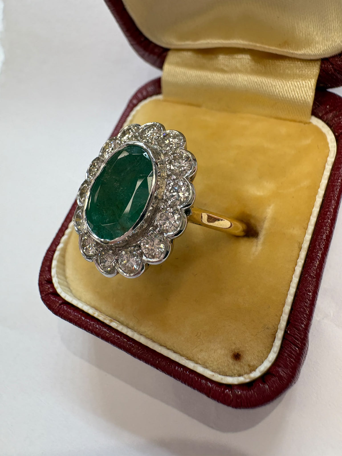 Pre-Loved Vintage 18K yellow gold 2.40ct Emerald & Diamond Ring