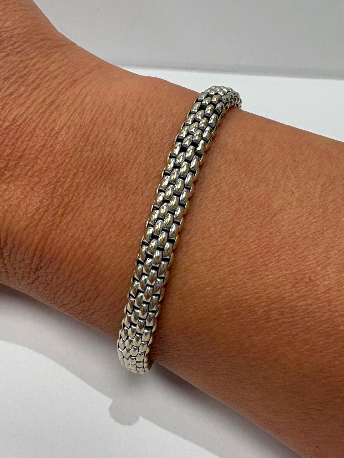 18ct white gold FOPE Flex'it mesh bracelet showing logo tag, pre-loved jewellery Harrogate