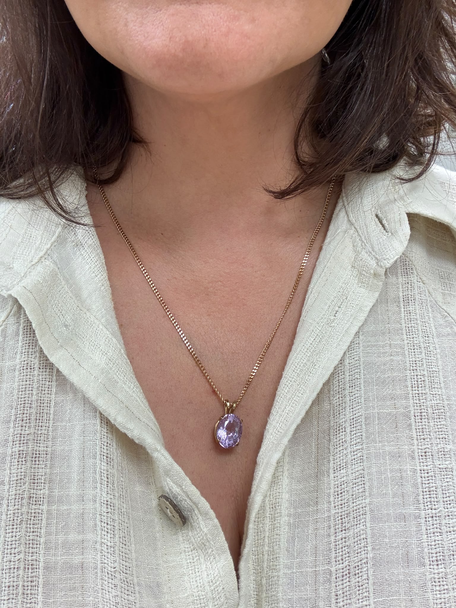 amethyst pendant necklace, natural amethyst gold pendant, 14ct gold amethyst pendant, 9ct gold curb chain, February birthstone necklace, pre-loved amethyst necklace UK, oval amethyst pendant Harrogate, amethyst and gold chain necklace