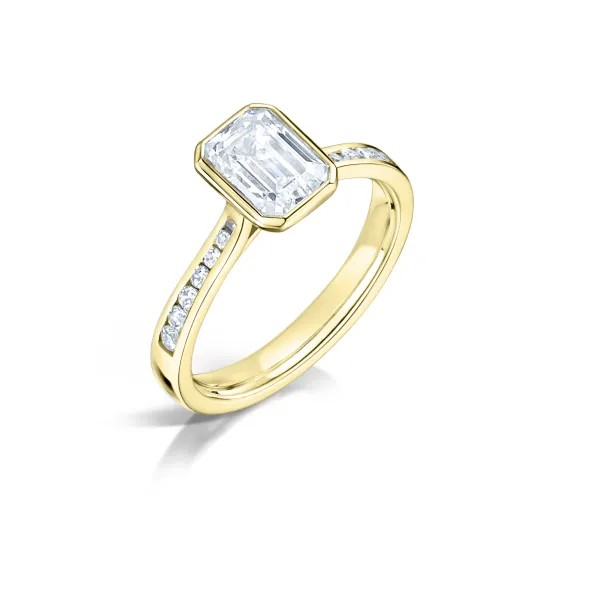 EMERALD CUT DIAMOND SOLITAIRE ENGAGEMENT RING