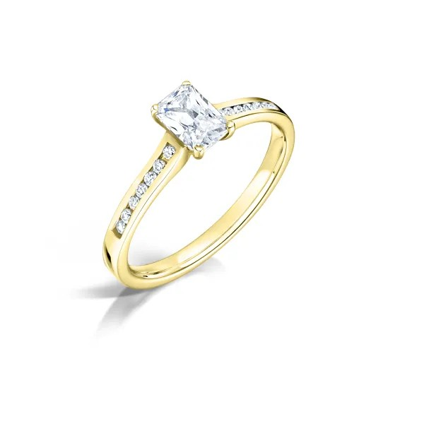 EMERALD CUT DIAMOND SOLITAIRE ENGAGEMENT RING