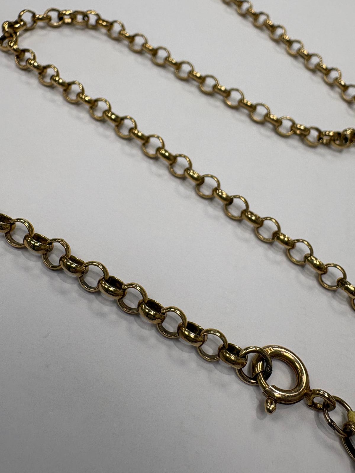 Close-up detail of pre-loved 9ct yellow gold round belcher chain links, 30 inches