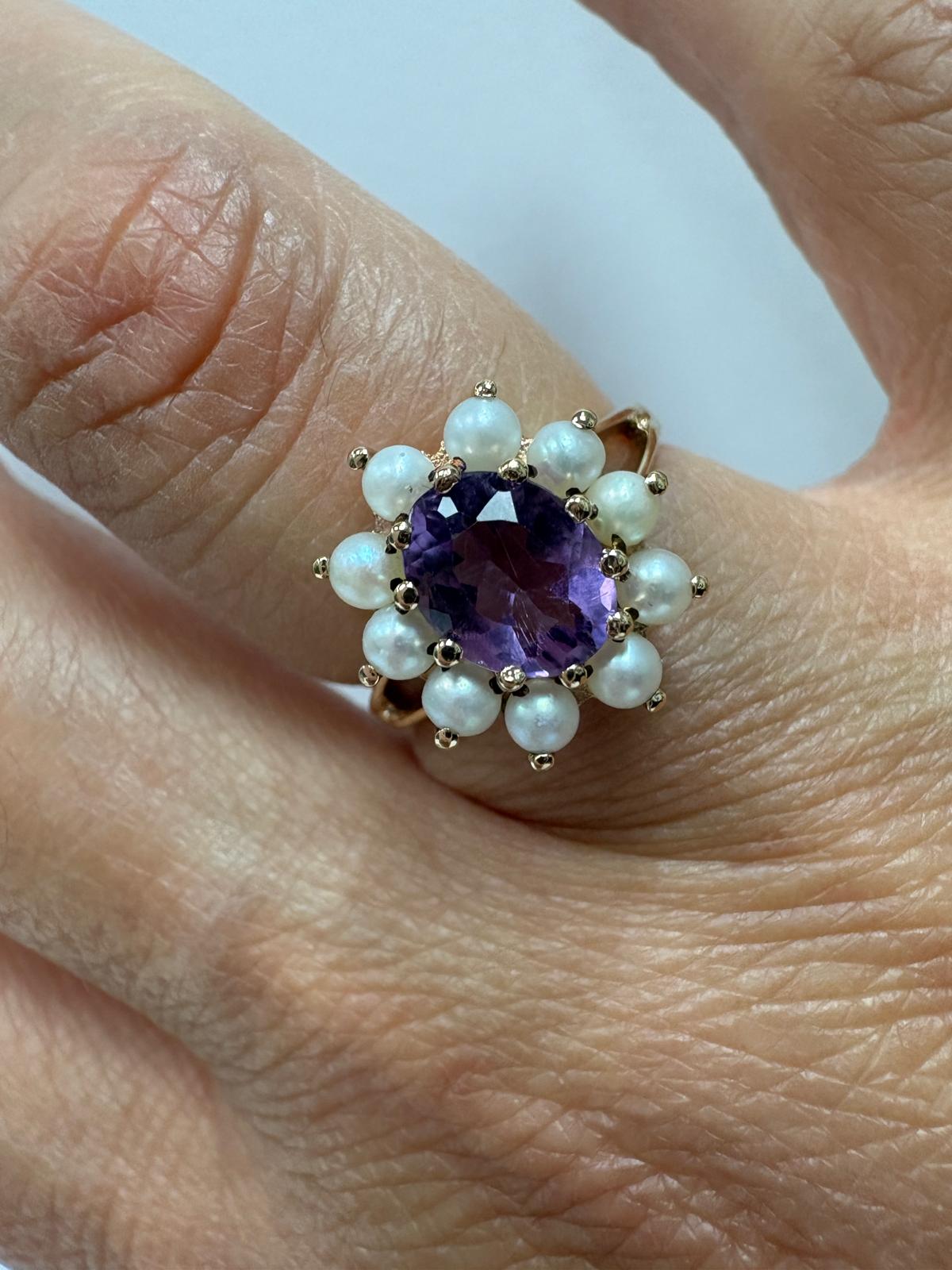 pre-loved amethyst ring, vintage cluster ring, second hand 9ct gold ring UK, amethyst pearl ring, pre-owned flowerhead ring, antique style cluster ring, vintage ring for sale UK, second hand fine jewellery UK, seed pearl ring