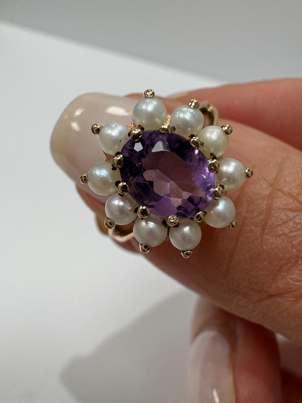 pre-loved amethyst ring, vintage cluster ring, second hand 9ct gold ring UK, amethyst pearl ring, pre-owned flowerhead ring, antique style cluster ring, vintage ring for sale UK, second hand fine jewellery UK, seed pearl ring