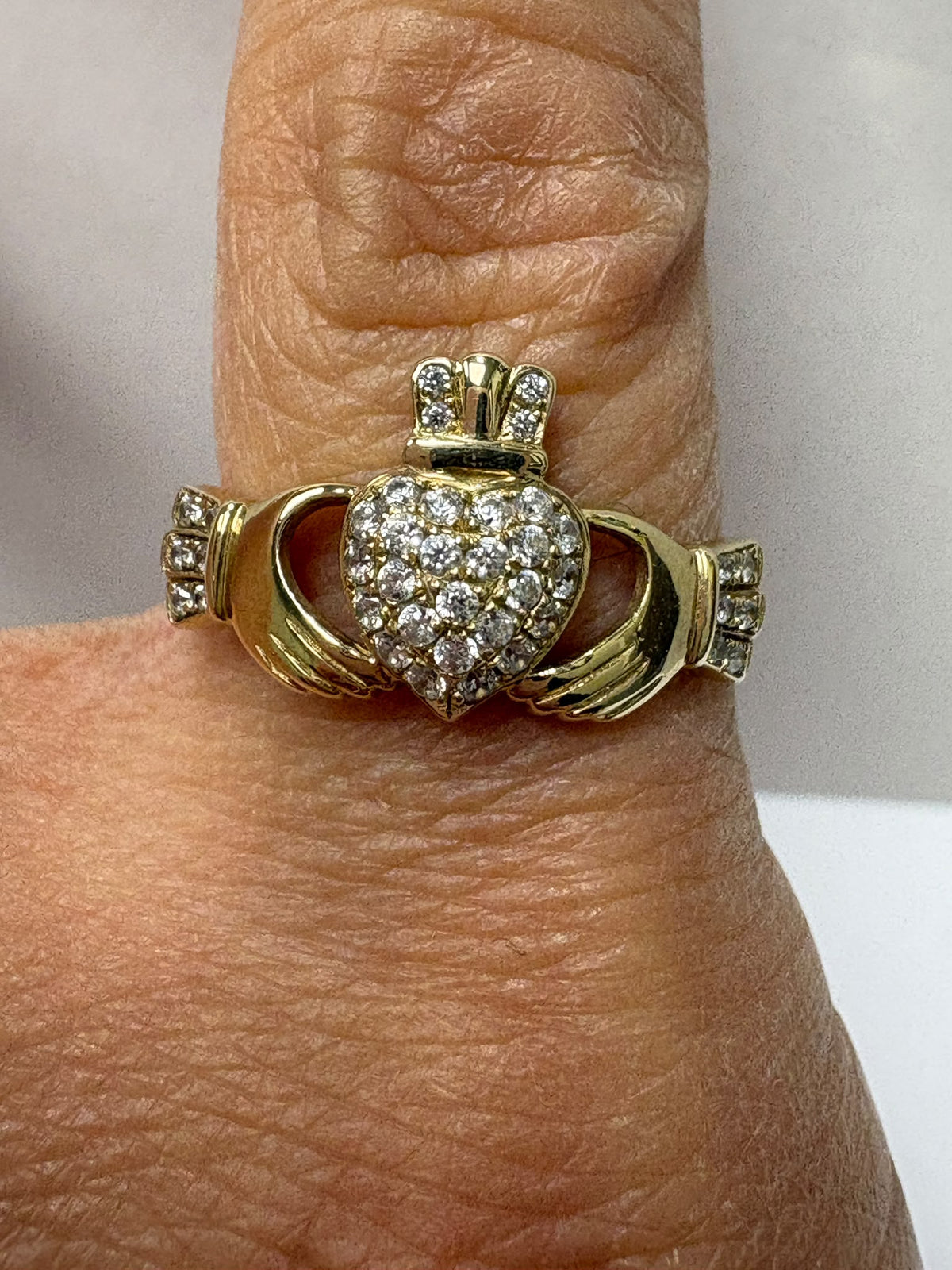 pre-loved claddagh ring, second hand diamond claddagh ring, 9ct gold claddagh ring, Irish claddagh ring diamond, pre-owned claddagh ring UK