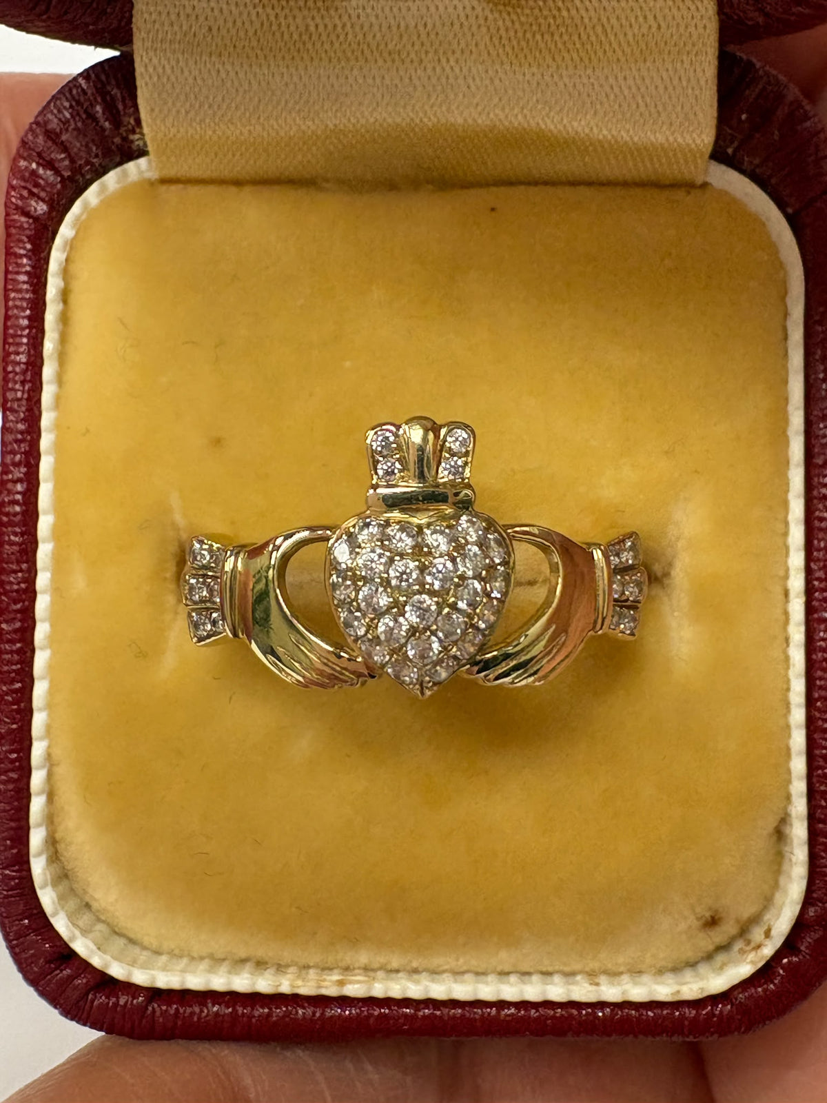 pre-loved claddagh ring, second hand diamond claddagh ring, 9ct gold claddagh ring, Irish claddagh ring diamond, pre-owned claddagh ring UK