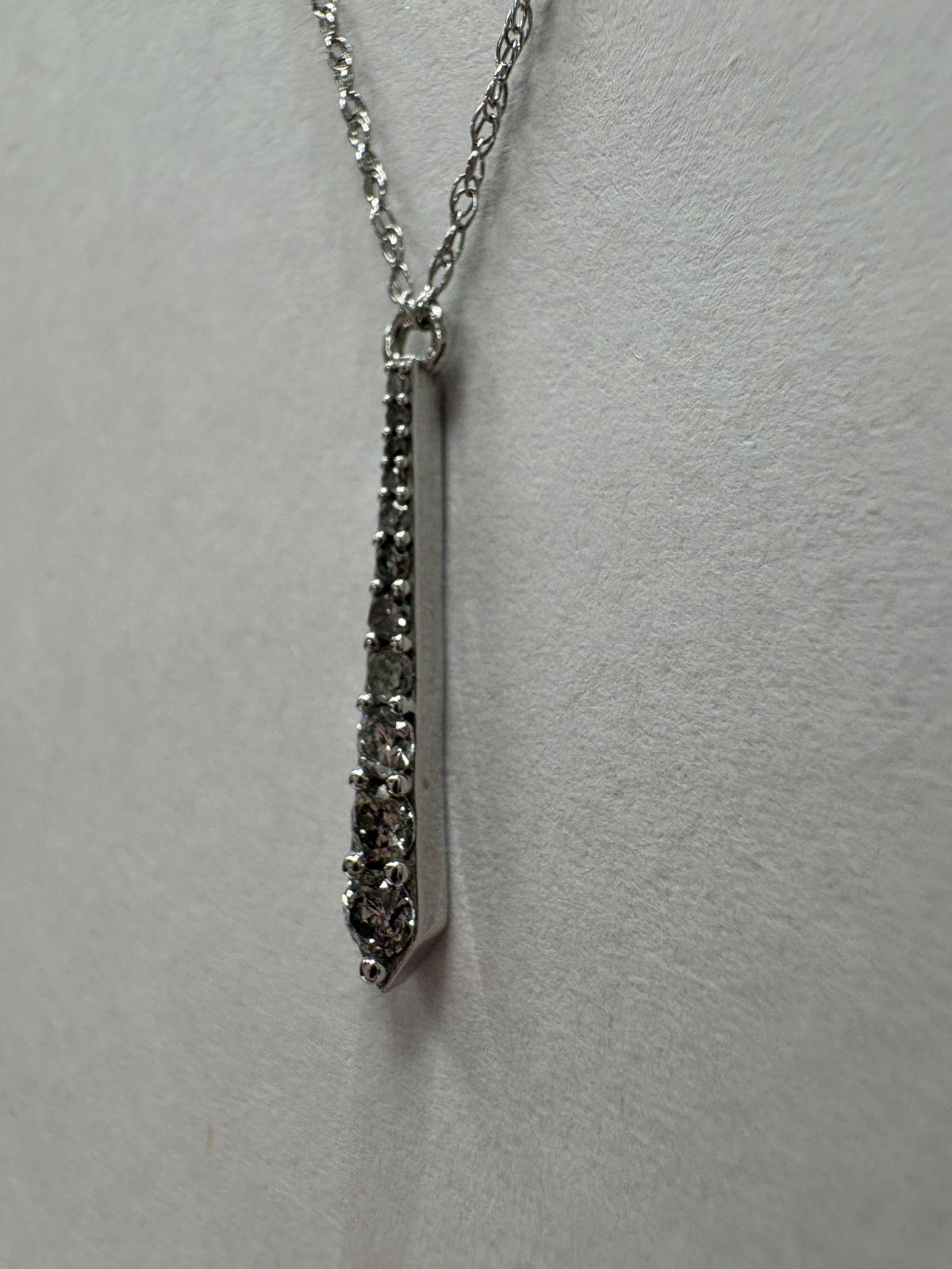pre-loved diamond pendant, second hand white gold necklace, diamond drop pendant, pre-owned gold necklace UK, 9ct white gold pendant