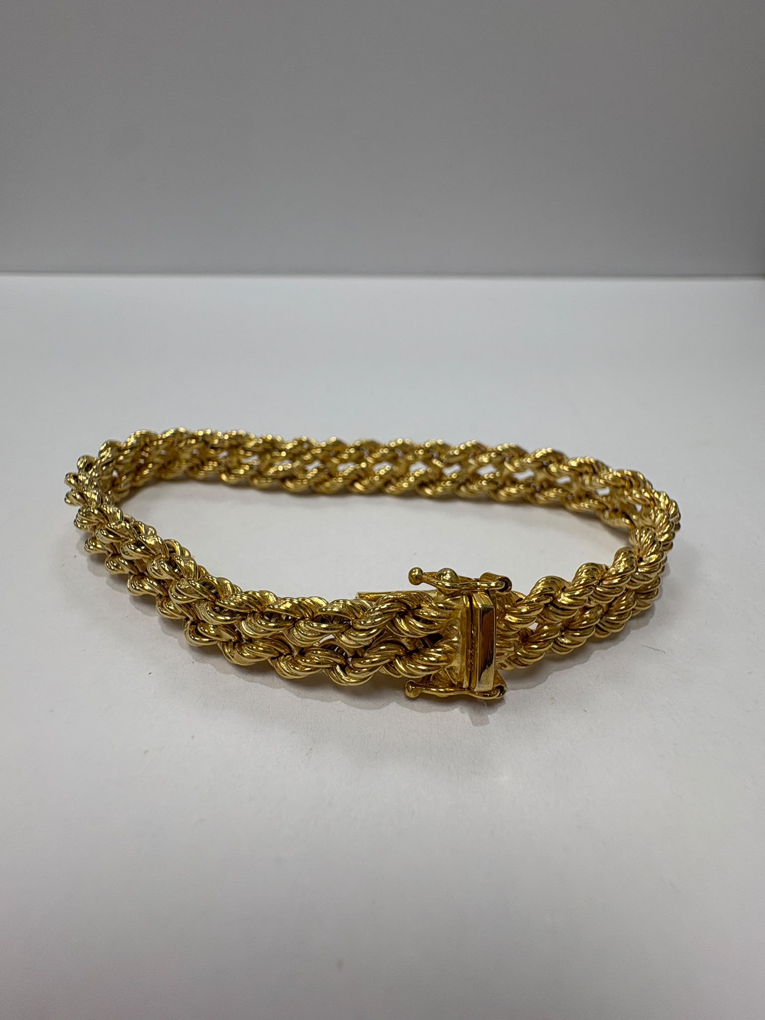 Harrogate pre-loved gold bracelet, second hand 9ct gold bracelet, vintage rope chain bracelet, pre-owned gold bracelet UK, 9ct gold rope bracelet