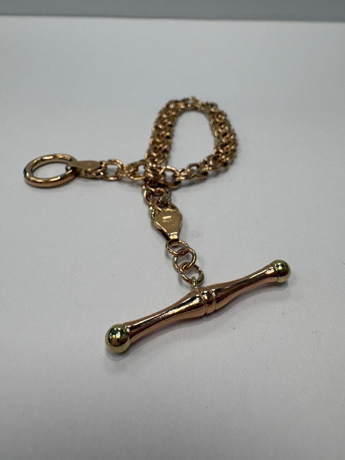 pre-loved gold bracelet, vintage T-bar bracelet, second hand 9ct gold bracelet UK, double curb link bracelet, pre-owned gold jewellery, Italian gold bracelet, vintage bracelet for sale UK, second hand fine jewellery UK, statement chain bracelet
