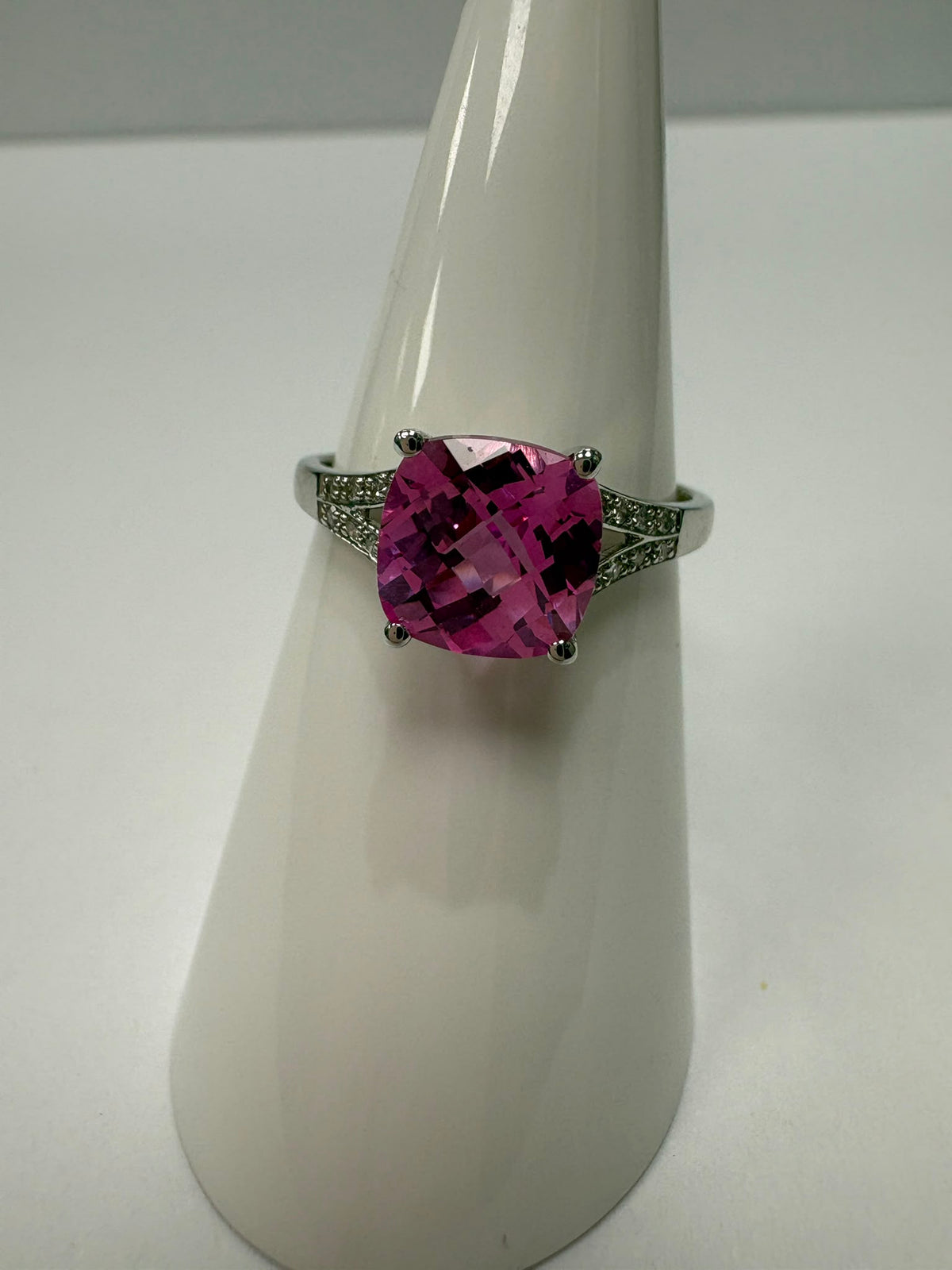 pre-loved pink topaz ring, vintage cocktail ring, second hand 9ct white gold ring UK, pink gemstone ring, pre-owned statement ring, cushion cut pink topaz, vintage ring for sale UK, second hand fine jewellery UK, split shoulder diamond ring