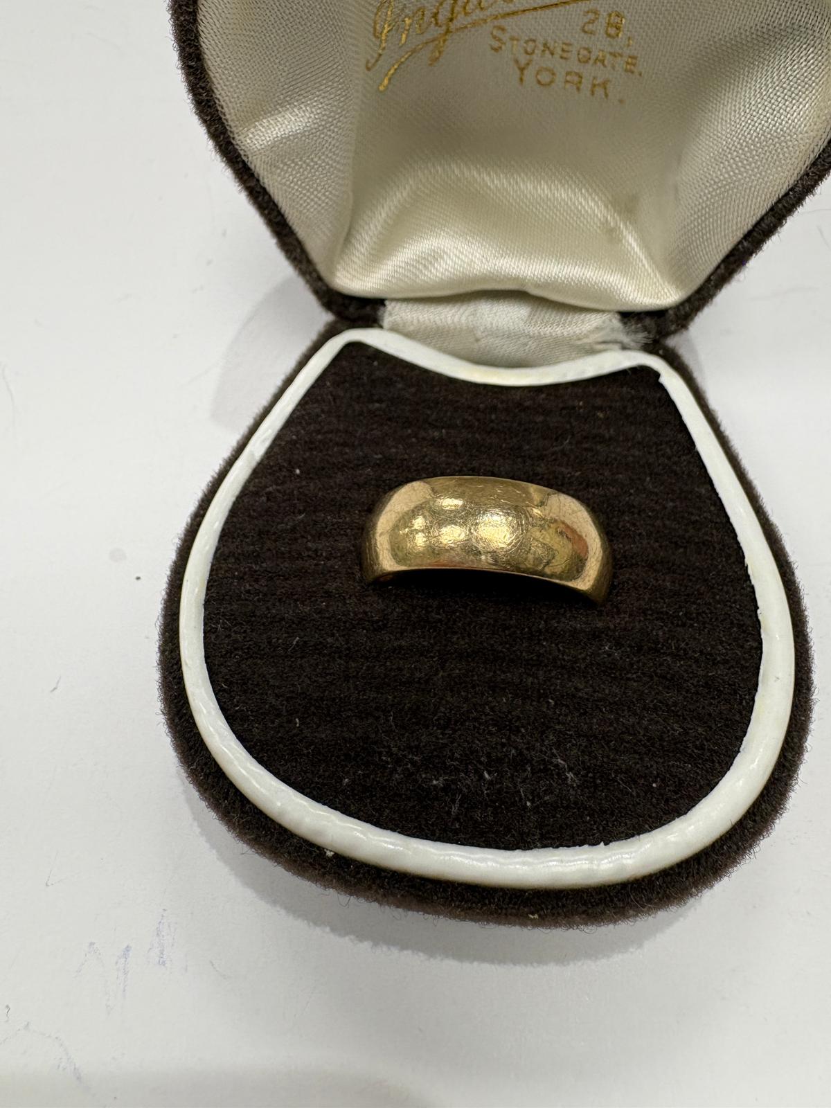 9k yellow gold wedding rings for men in york and leeds area 