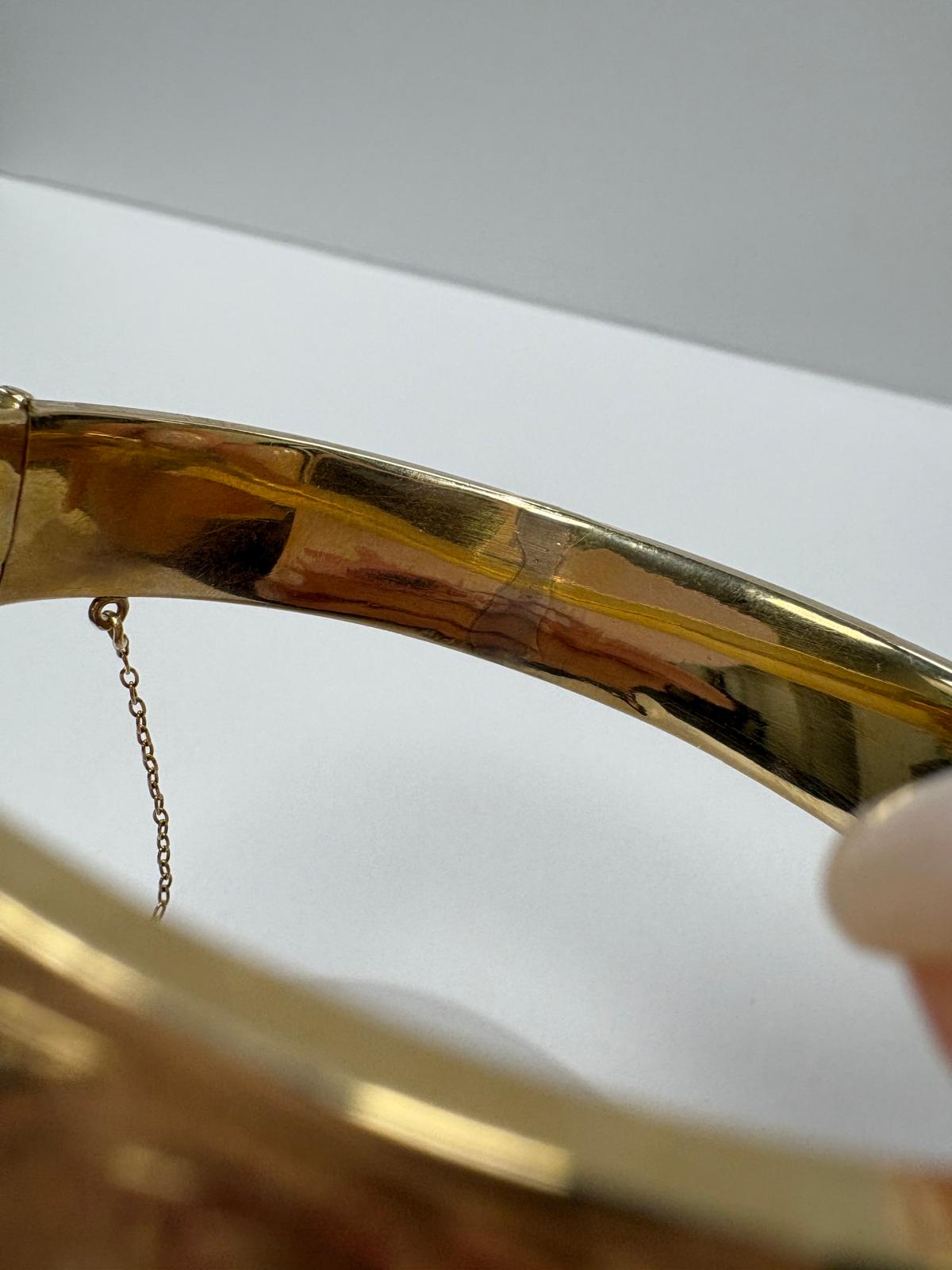 pre-loved gold bangle, vintage engraved bangle, second hand 9ct gold bangle UK, antique style hinged bangle, pre-owned gold jewellery, Victorian style bangle, vintage bangle for sale UK, second hand fine jewellery UK, hand engraved gold bangle