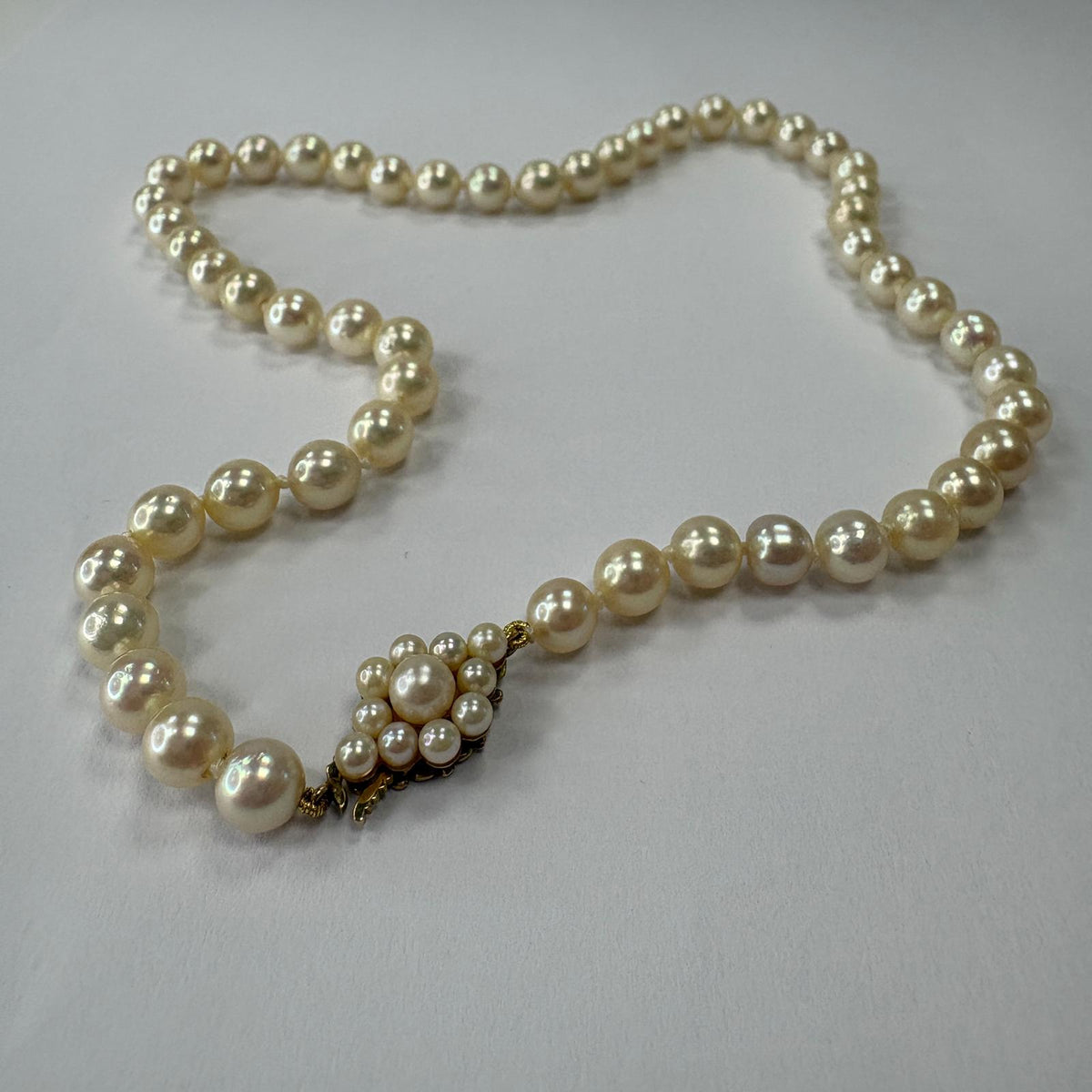 vintage Akoya pearl necklace, Akoya pearls UK, pearl cluster clasp, 9ct gold pearl clasp, collar length pearl necklace, 15 inch pearl necklace, bridal pearl necklace, pre-loved pearl necklace